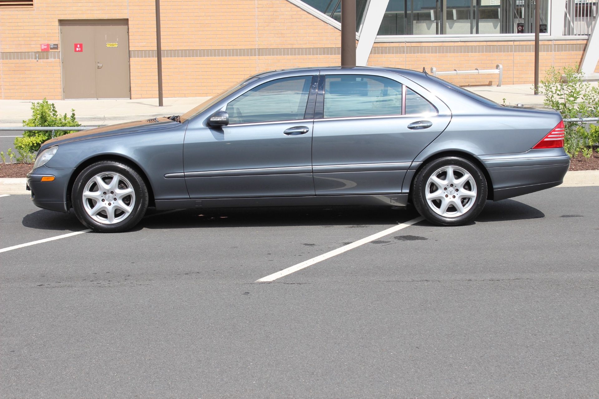 Mercedes benz tysons service hours