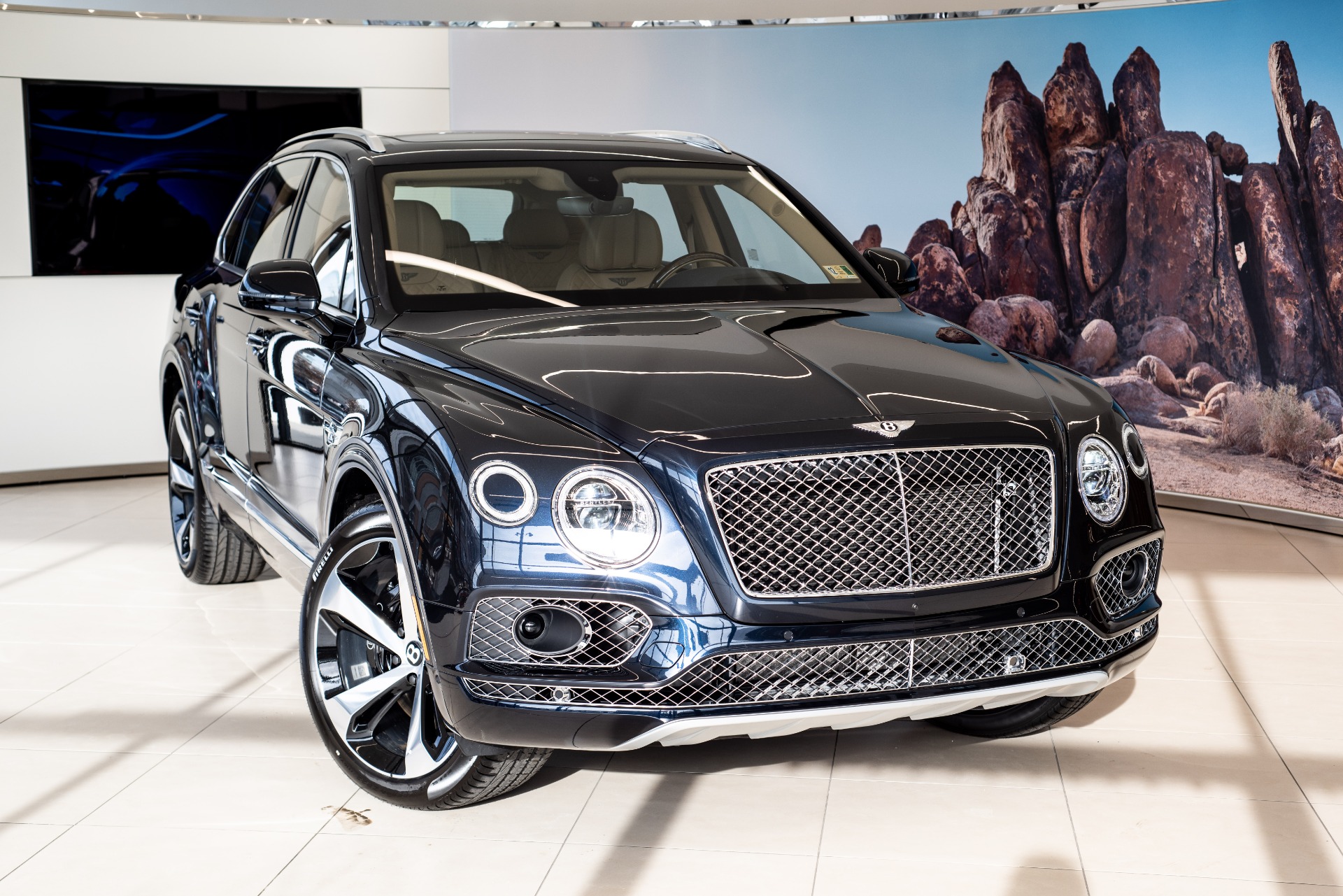 New 2019 Bentley BENTAYGA V8 | Vienna, VA