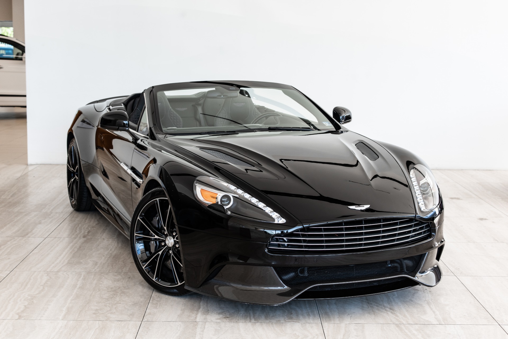 Used 2016 Aston Martin Vanquish Carbon Edition Volante | Vienna, VA