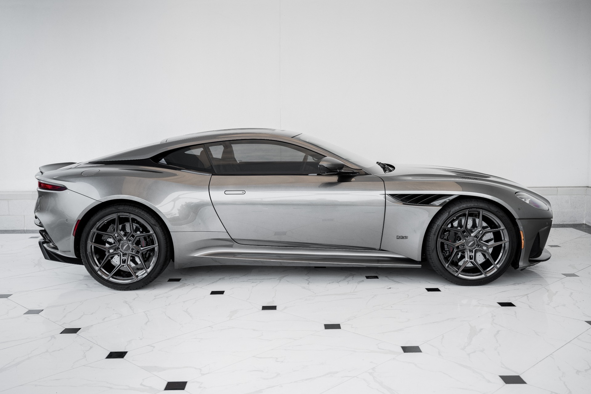 New 2019 Aston Martin DBS Superleggera | St. Petersburg, FL