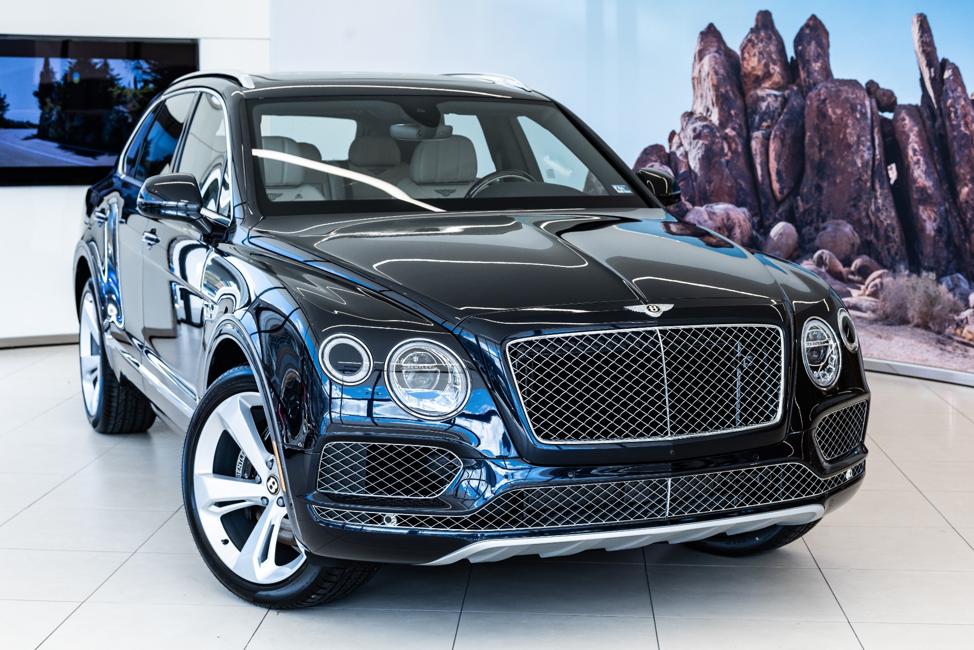 New 2019 Bentley Bentayga V8 | Vienna, VA