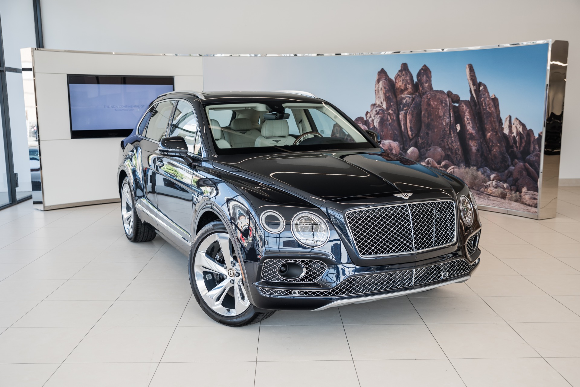 New 2019 Bentley Bentayga V8 | Vienna, VA
