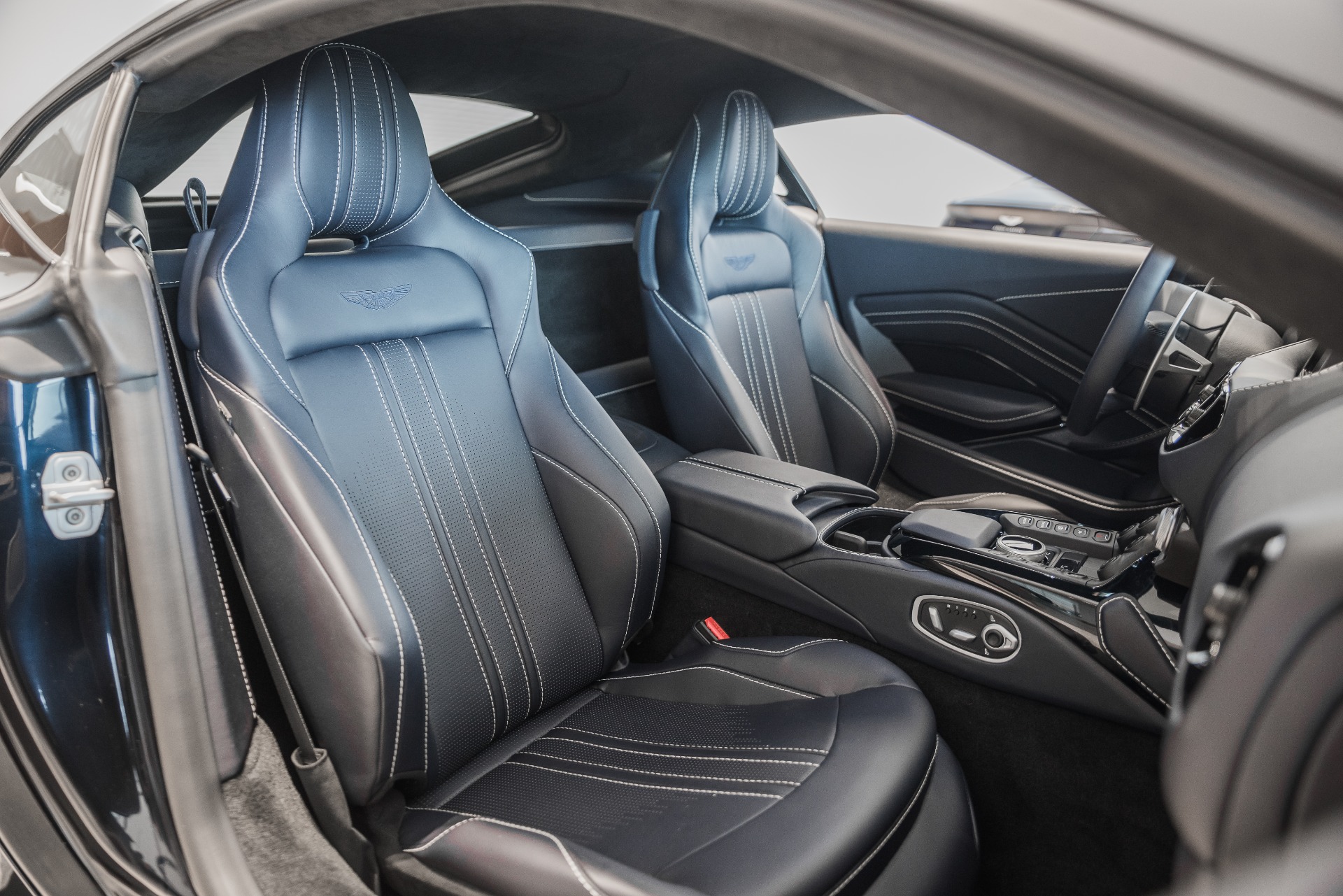 New 2020 Aston Martin VANTAGE | St. Petersburg, FL