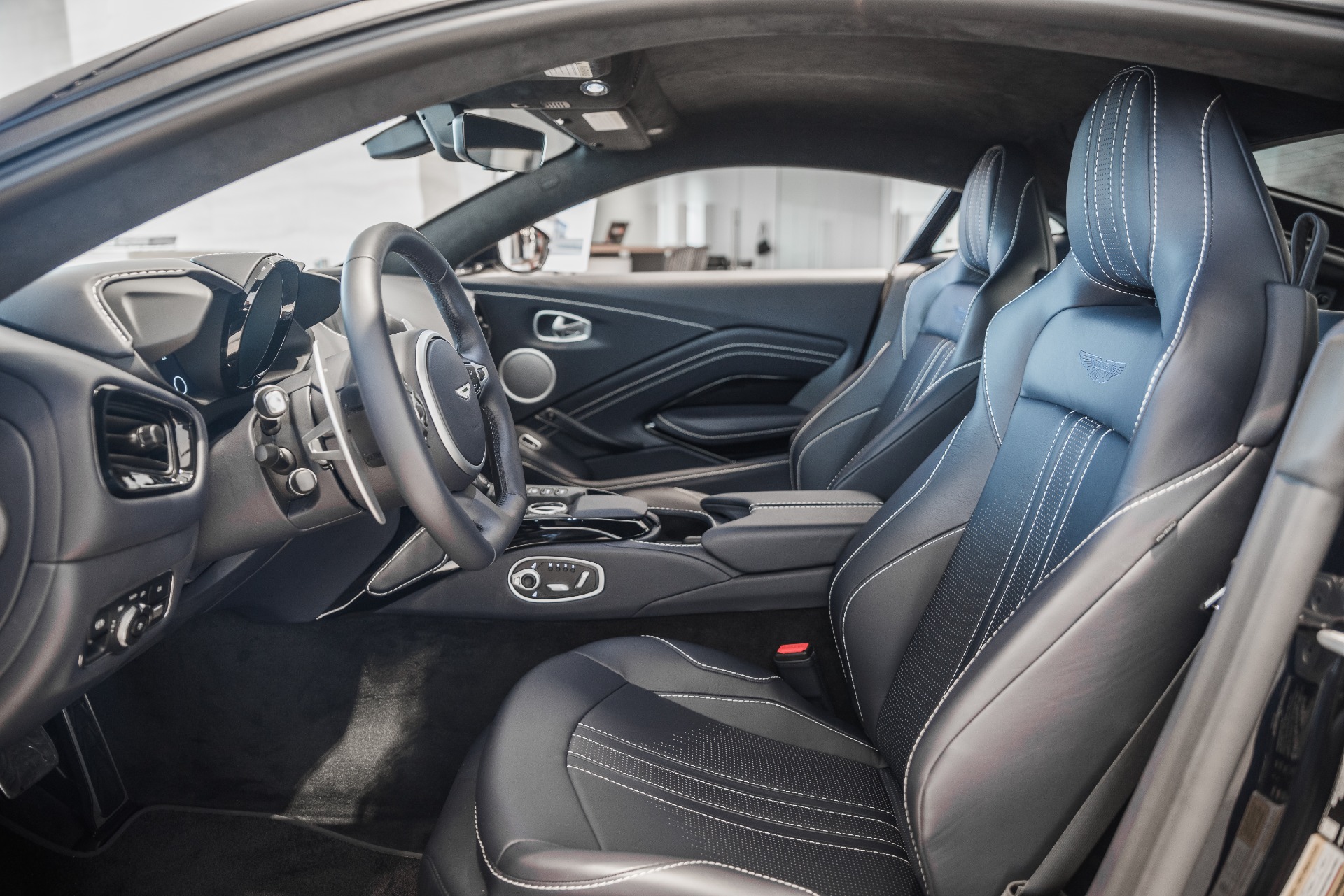 New 2020 Aston Martin VANTAGE | St. Petersburg, FL
