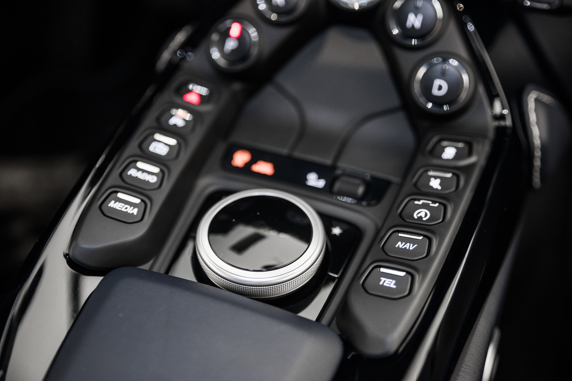 New 2020 Aston Martin VANTAGE | St. Petersburg, FL