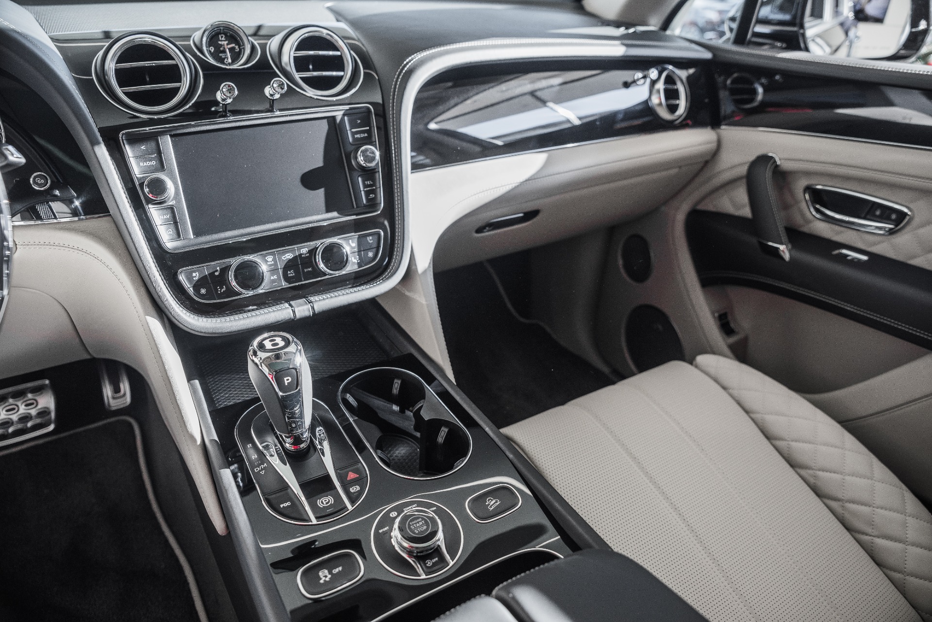 New 2020 Bentley Bentayga V8 | St. Petersburg, FL