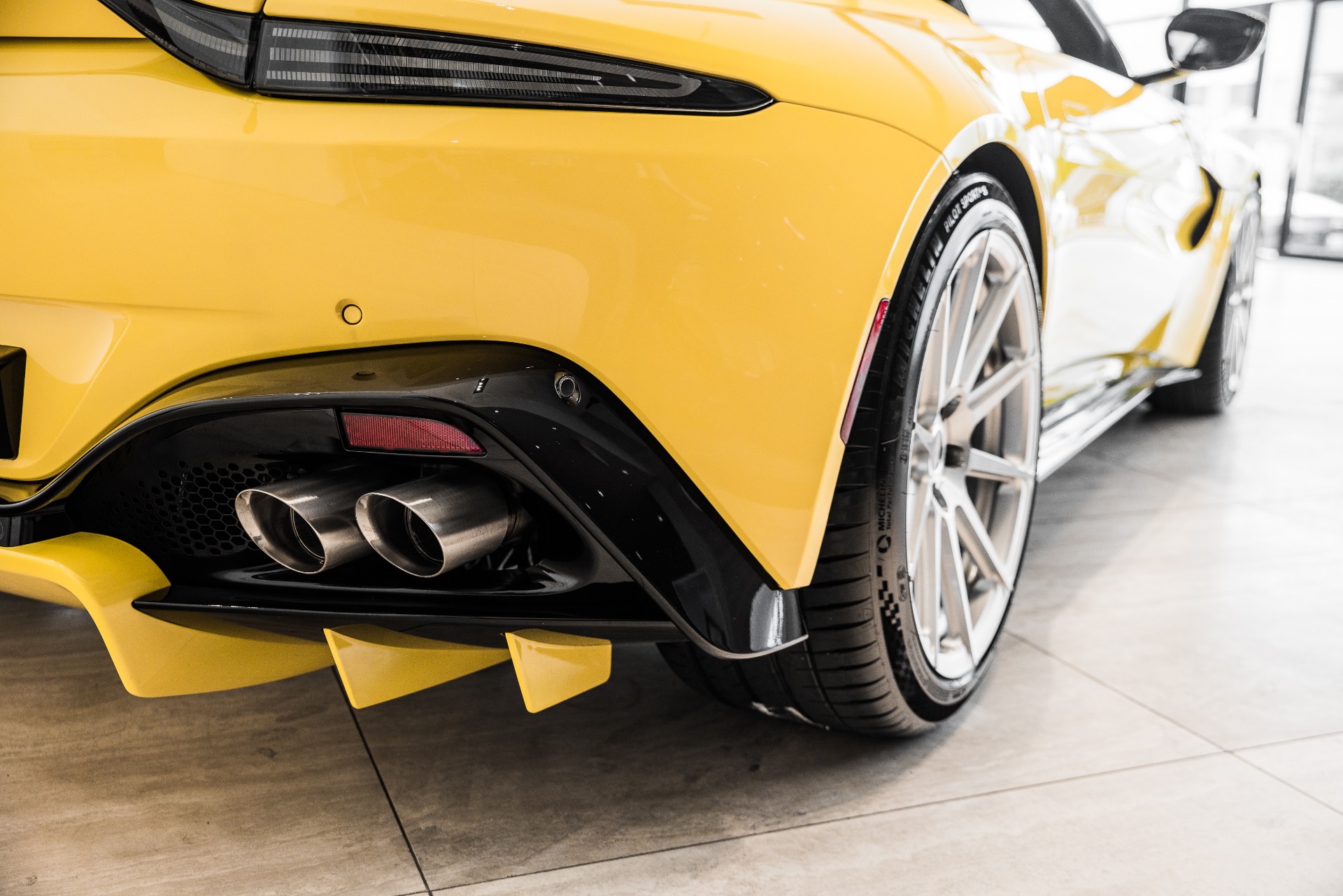New 2020 Aston Martin Vantage | St. Petersburg, FL