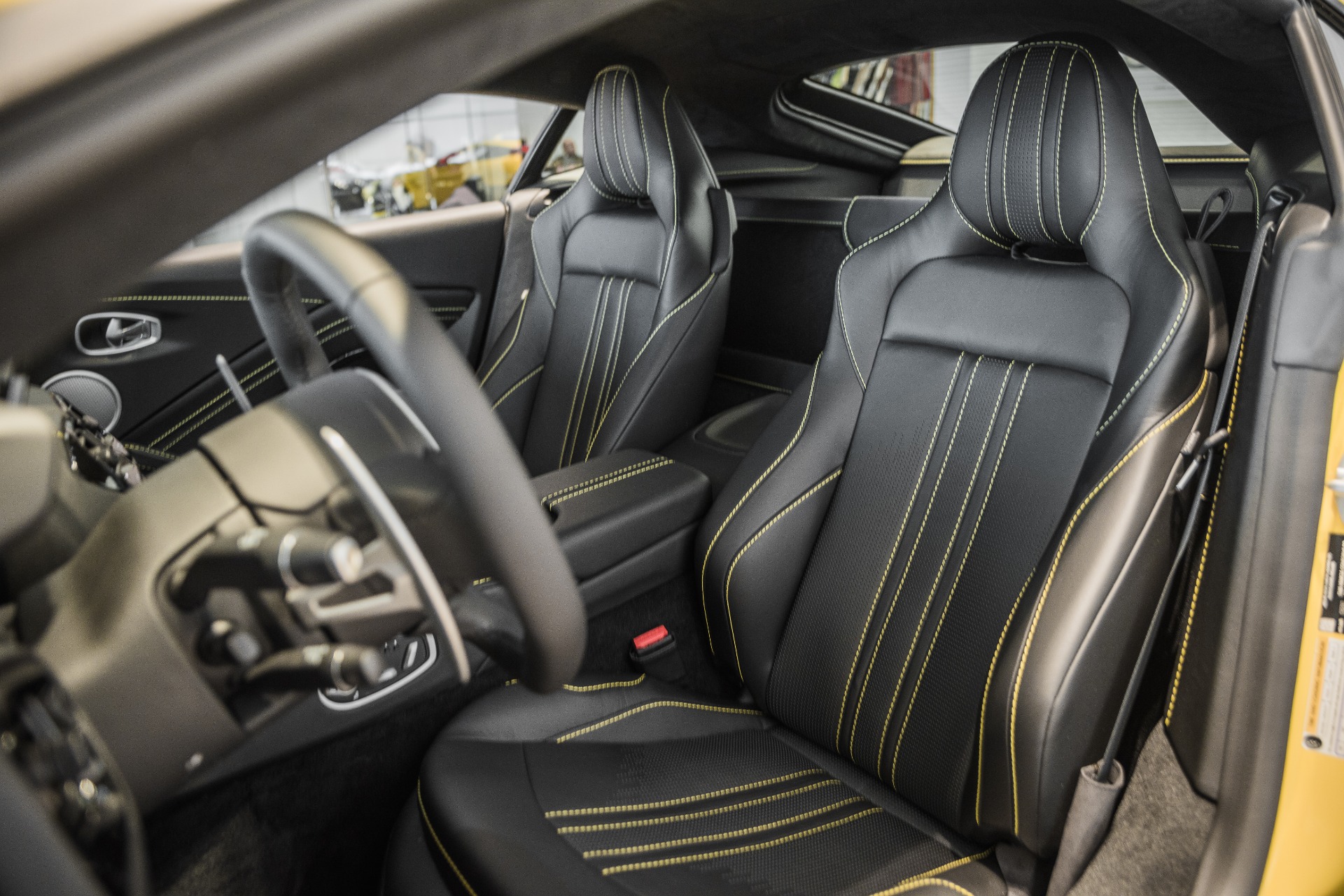 New 2020 Aston Martin Vantage | St. Petersburg, FL