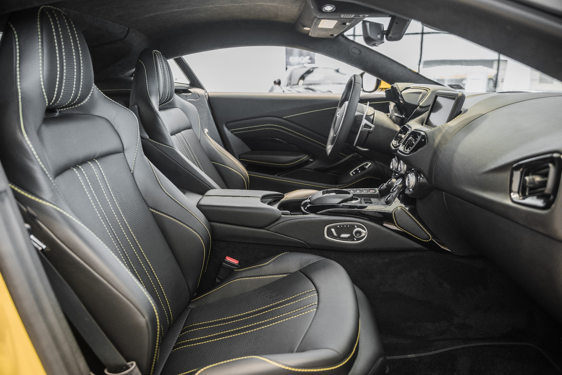 New 2020 Aston Martin Vantage | St. Petersburg, FL