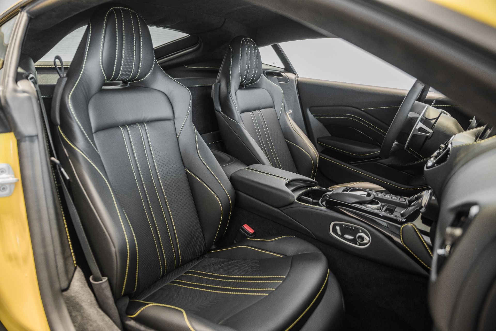 New 2020 Aston Martin Vantage | St. Petersburg, FL