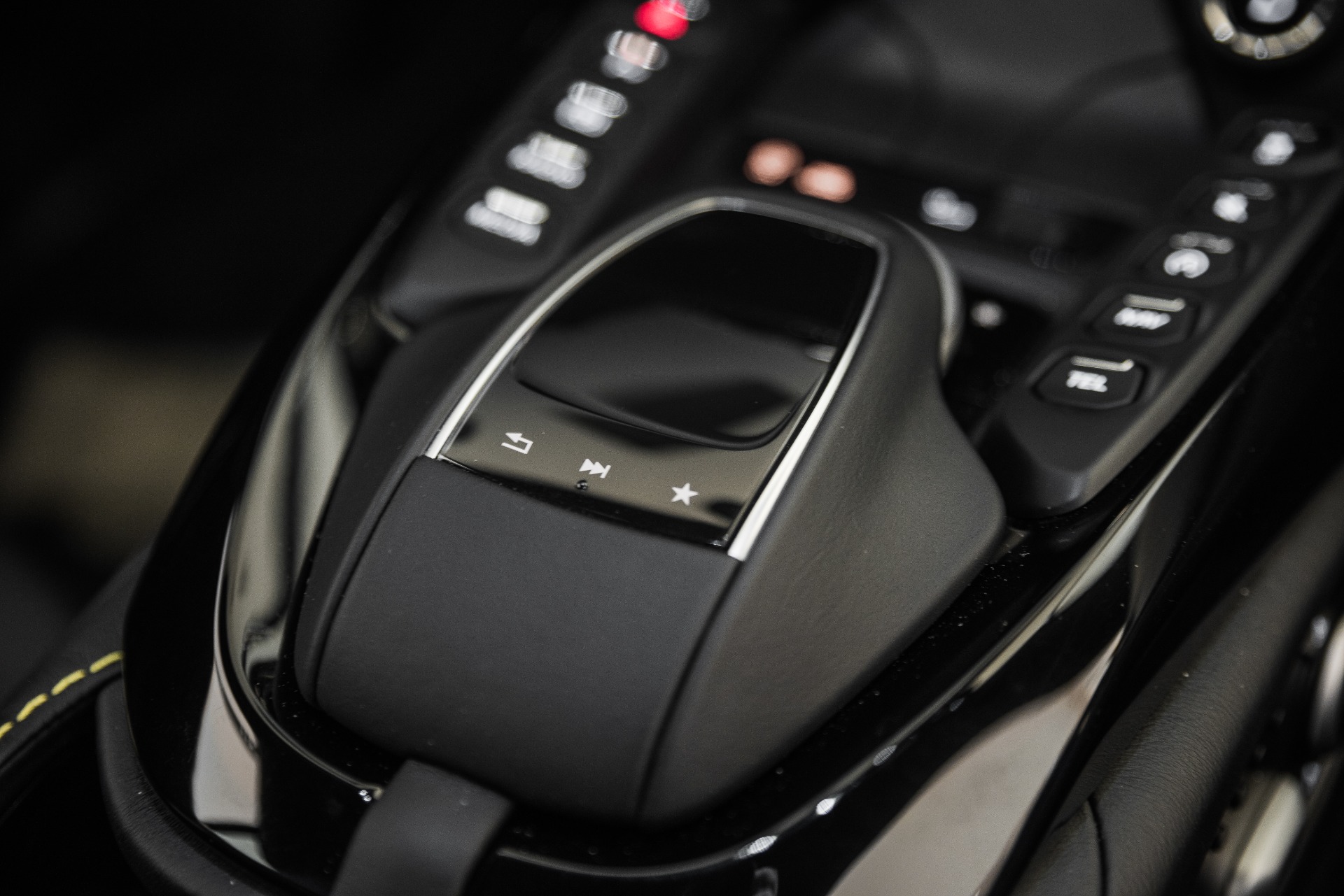 New 2020 Aston Martin Vantage | St. Petersburg, FL