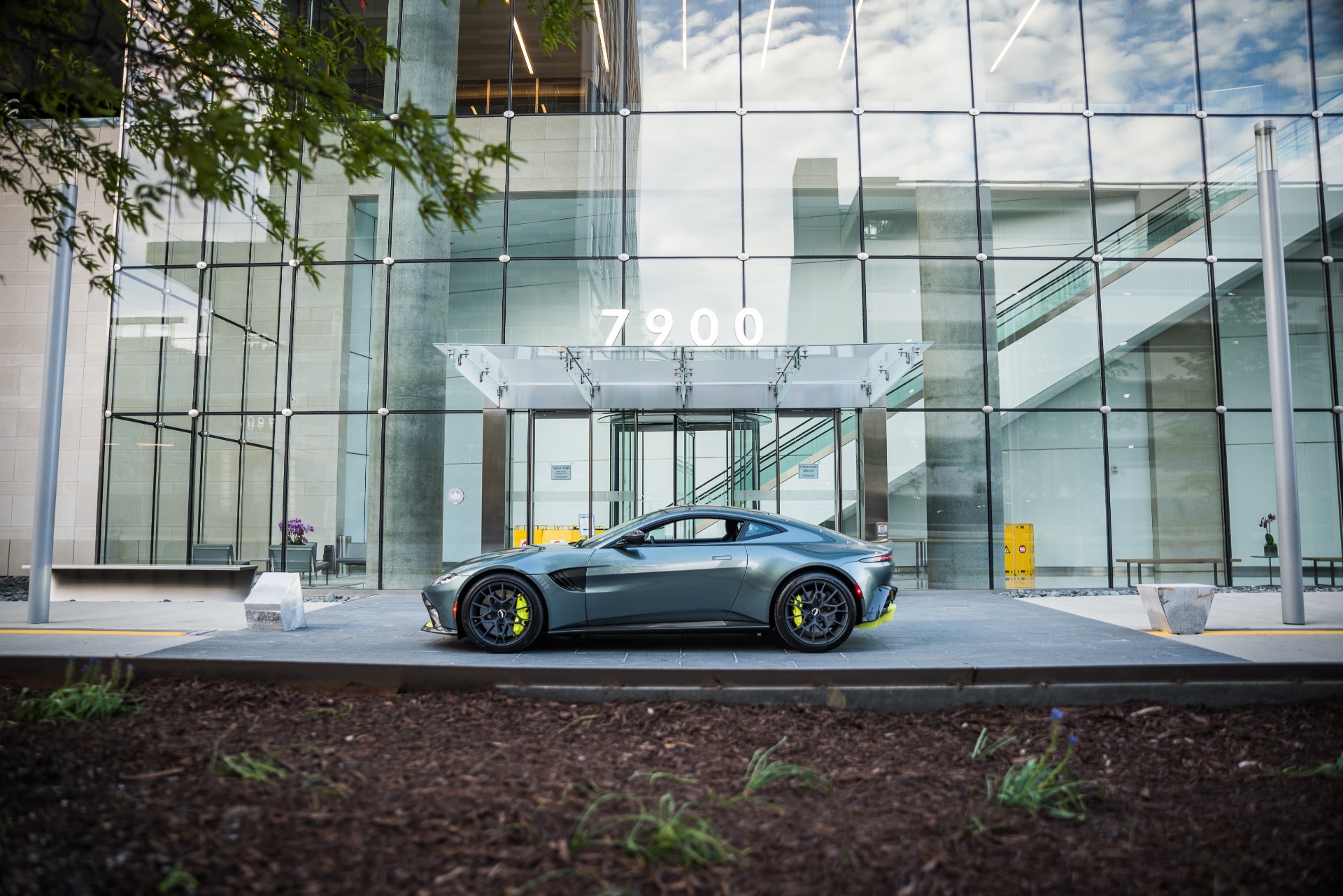 New 2020 Aston Martin Vantage AMR | St. Petersburg, FL