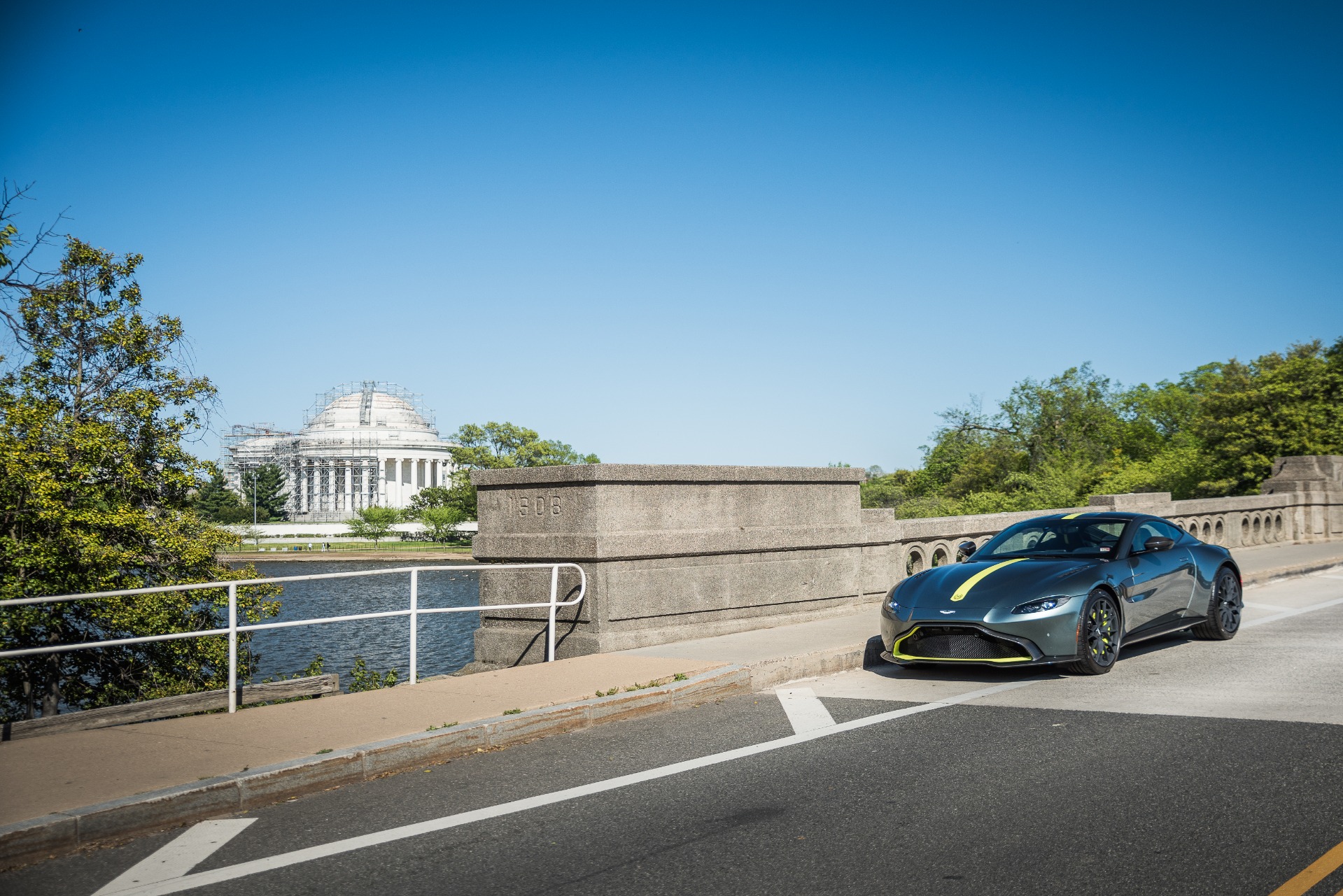 New 2020 Aston Martin Vantage AMR | St. Petersburg, FL