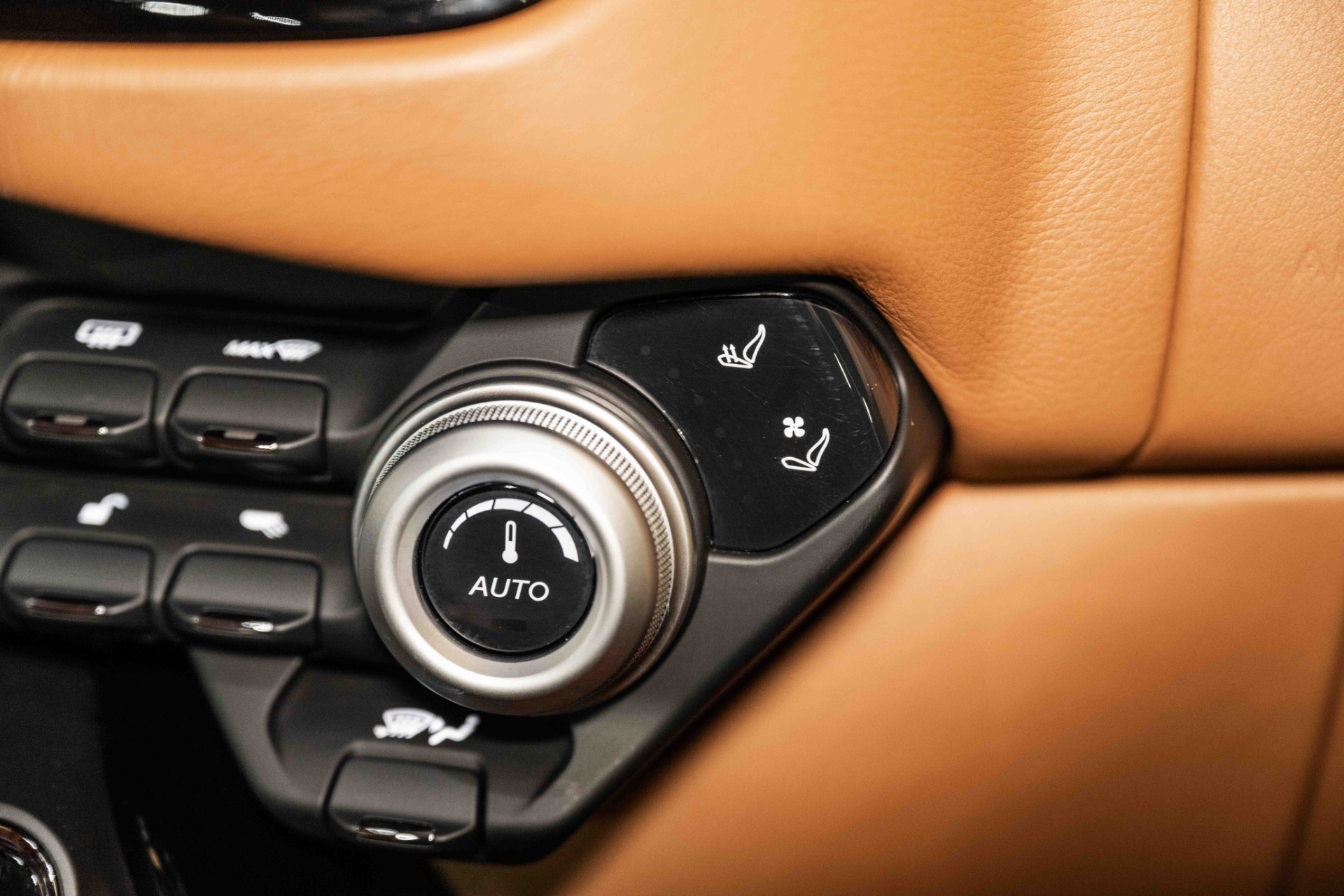 New 2020 Aston Martin Vantage | St. Petersburg, FL