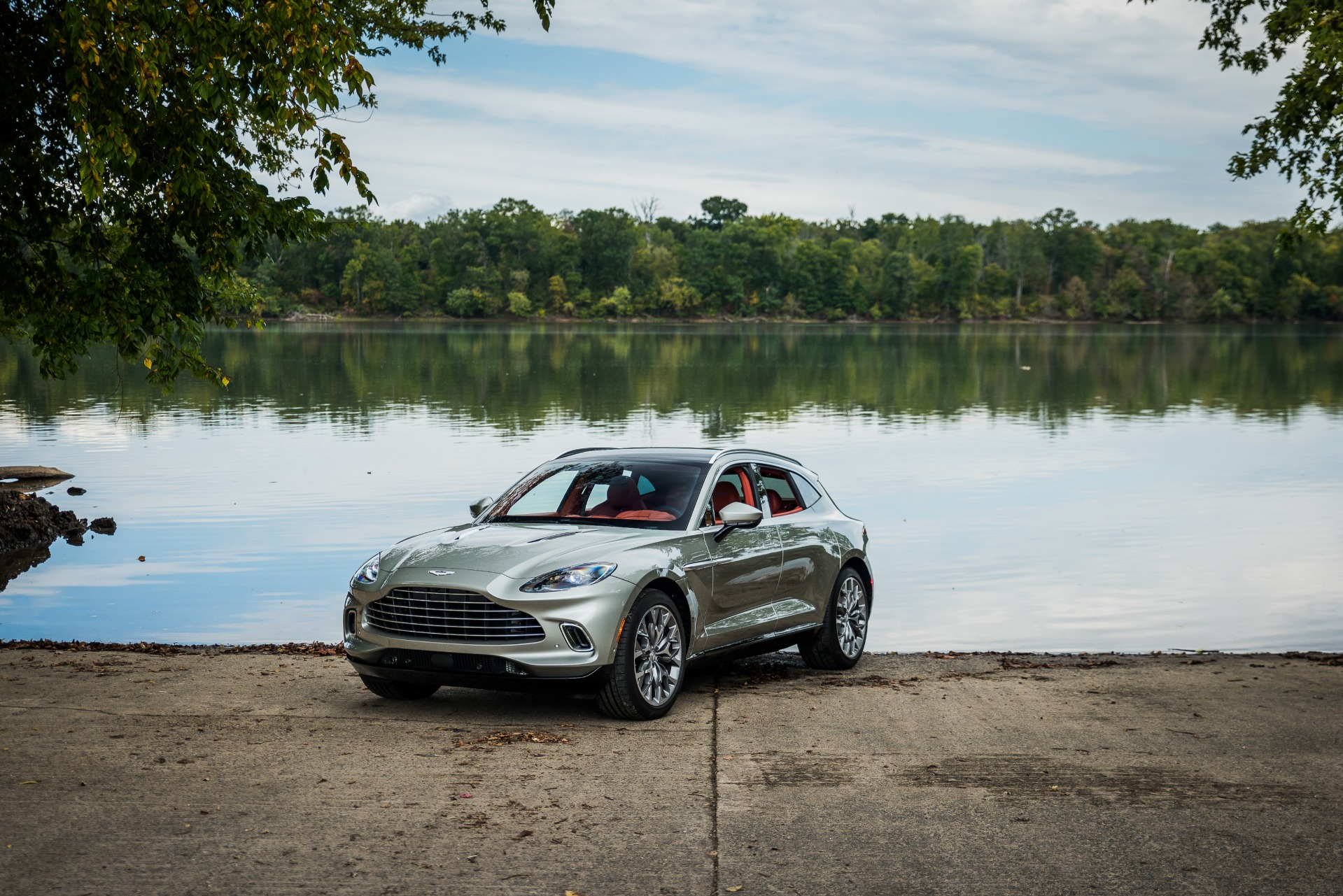 New 2021 Aston Martin DBX | Vienna, VA