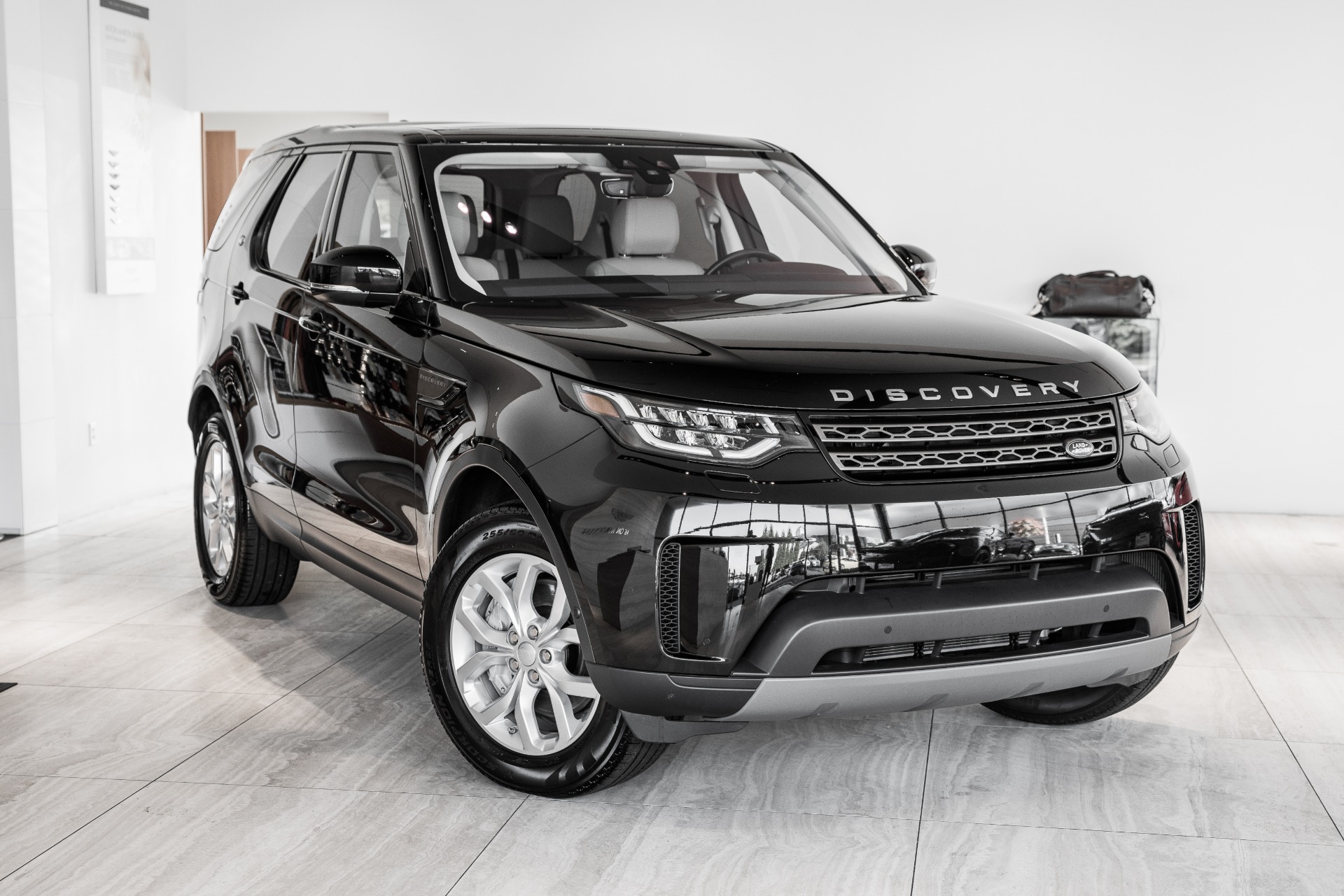 Used 2020 Land Rover Discovery SE | Vienna, VA