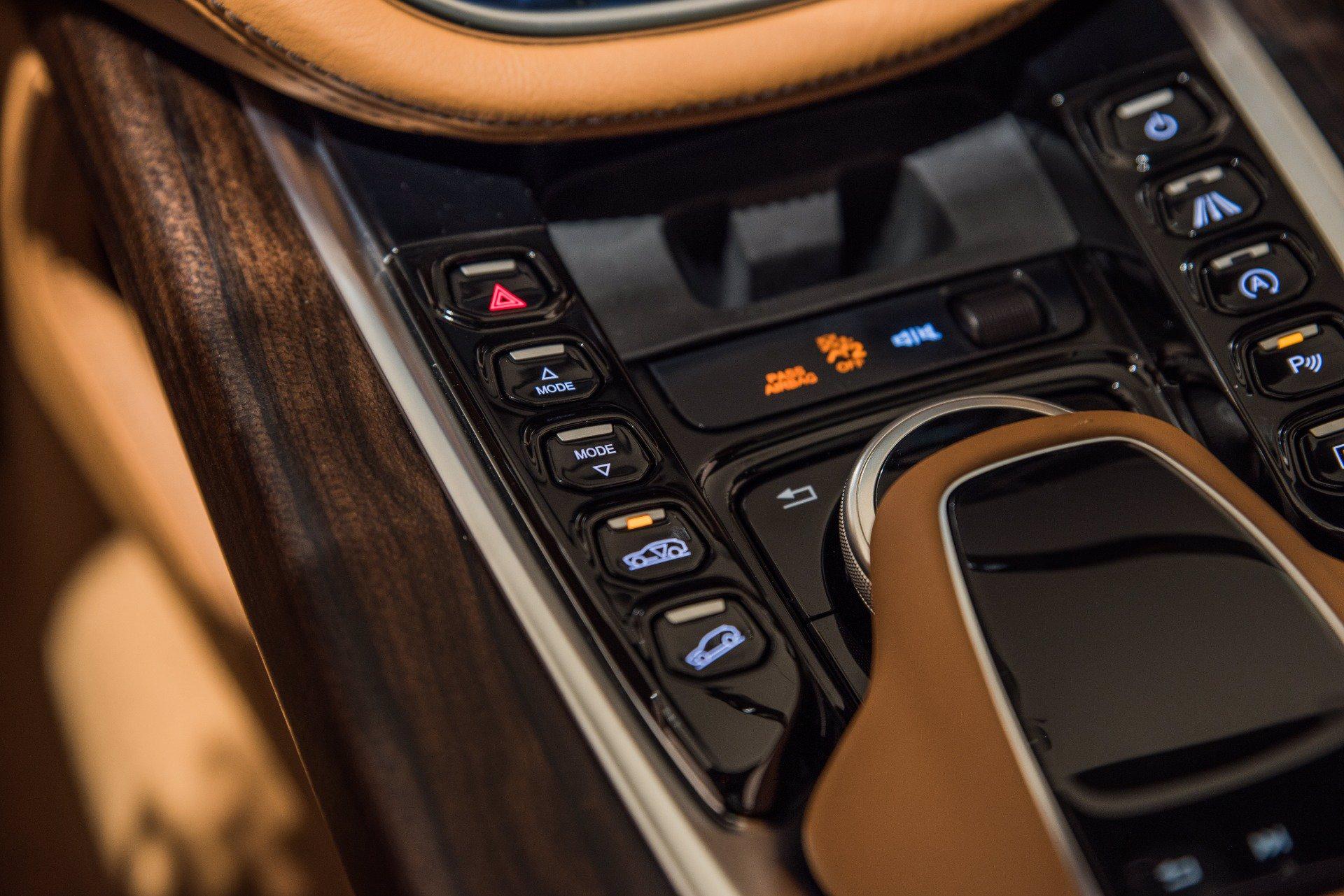 New 2021 Aston Martin DBX | St. Petersburg, FL