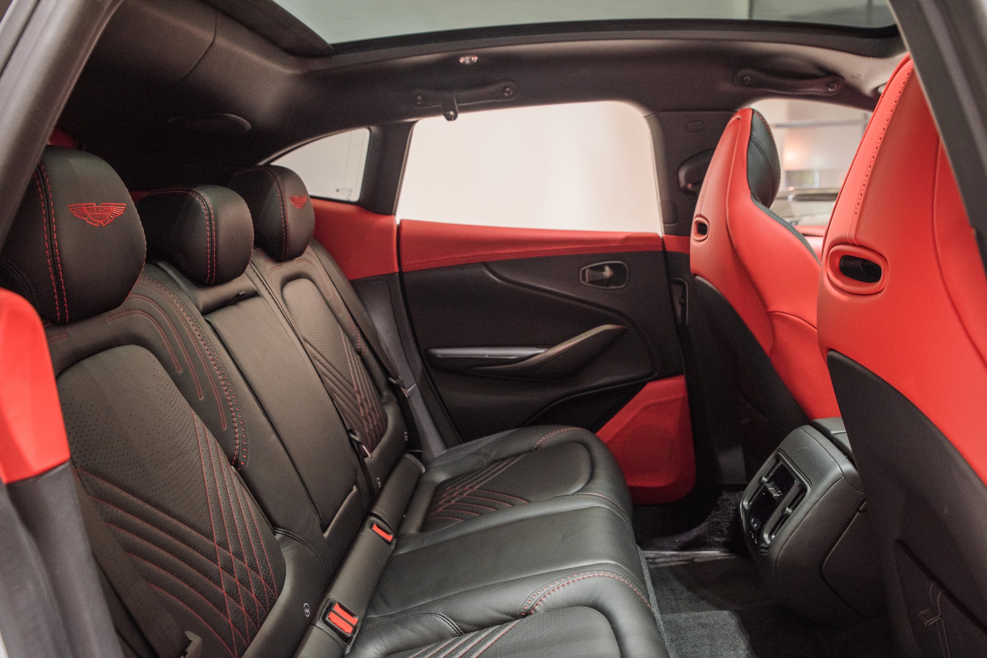 New 2021 Aston Martin DBX | St. Petersburg, FL
