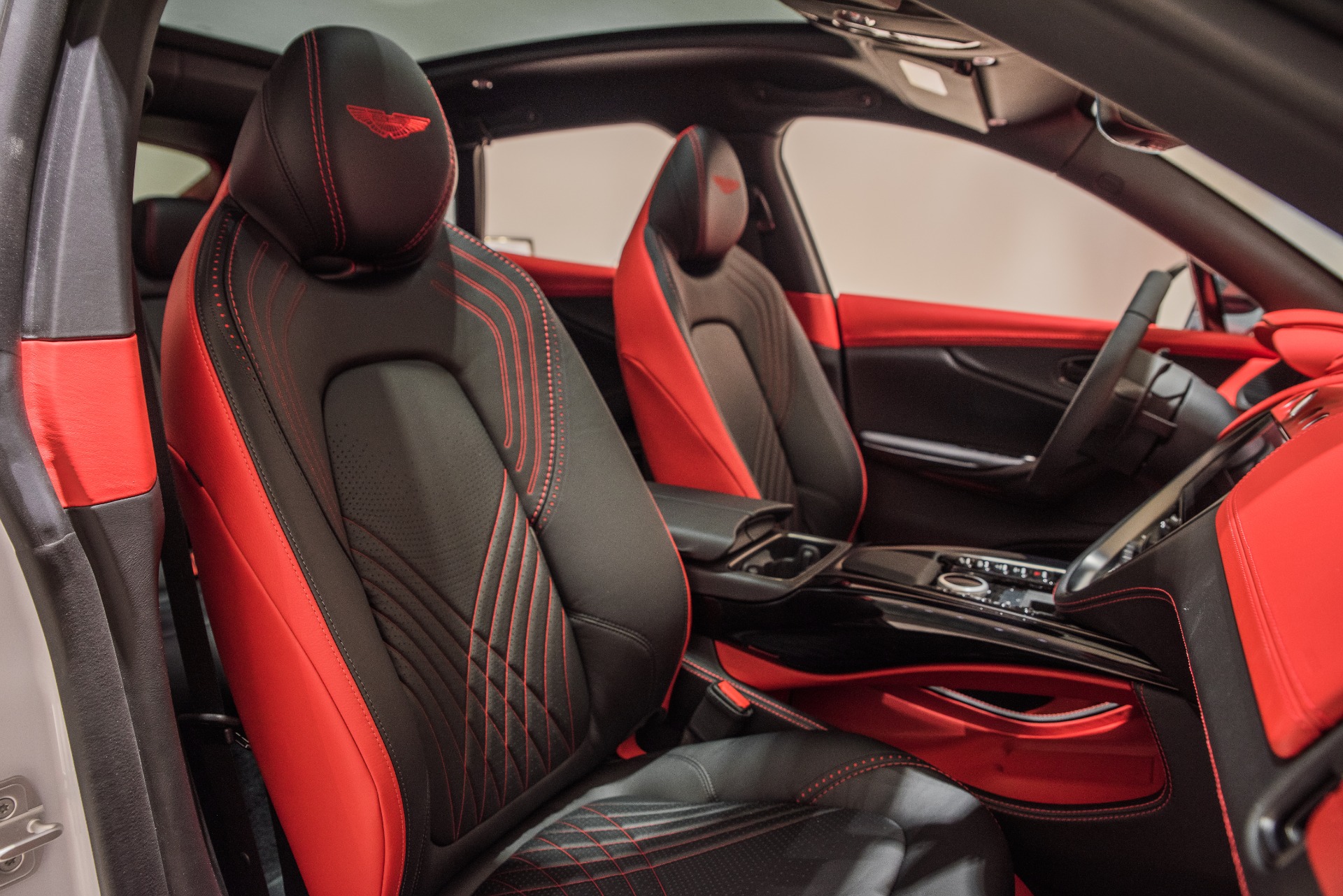 New 2021 Aston Martin DBX | St. Petersburg, FL