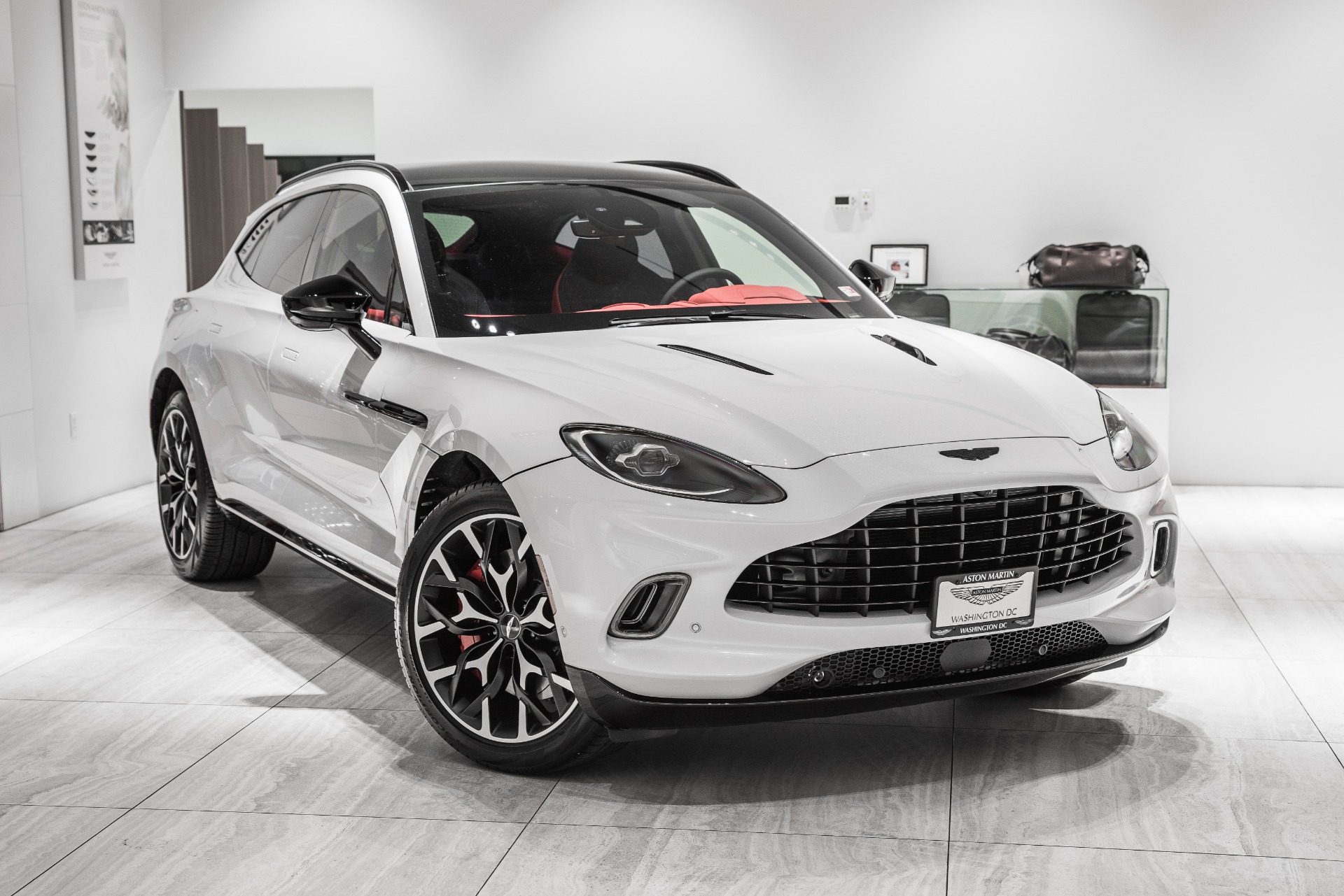 New 2021 Aston Martin DBX | St. Petersburg, FL