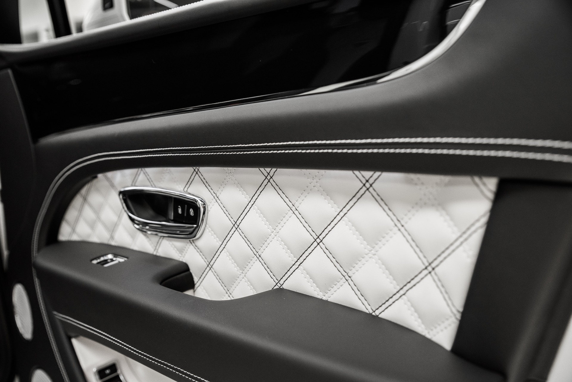 New 2021 Bentley Bentayga V8 | St. Petersburg, FL