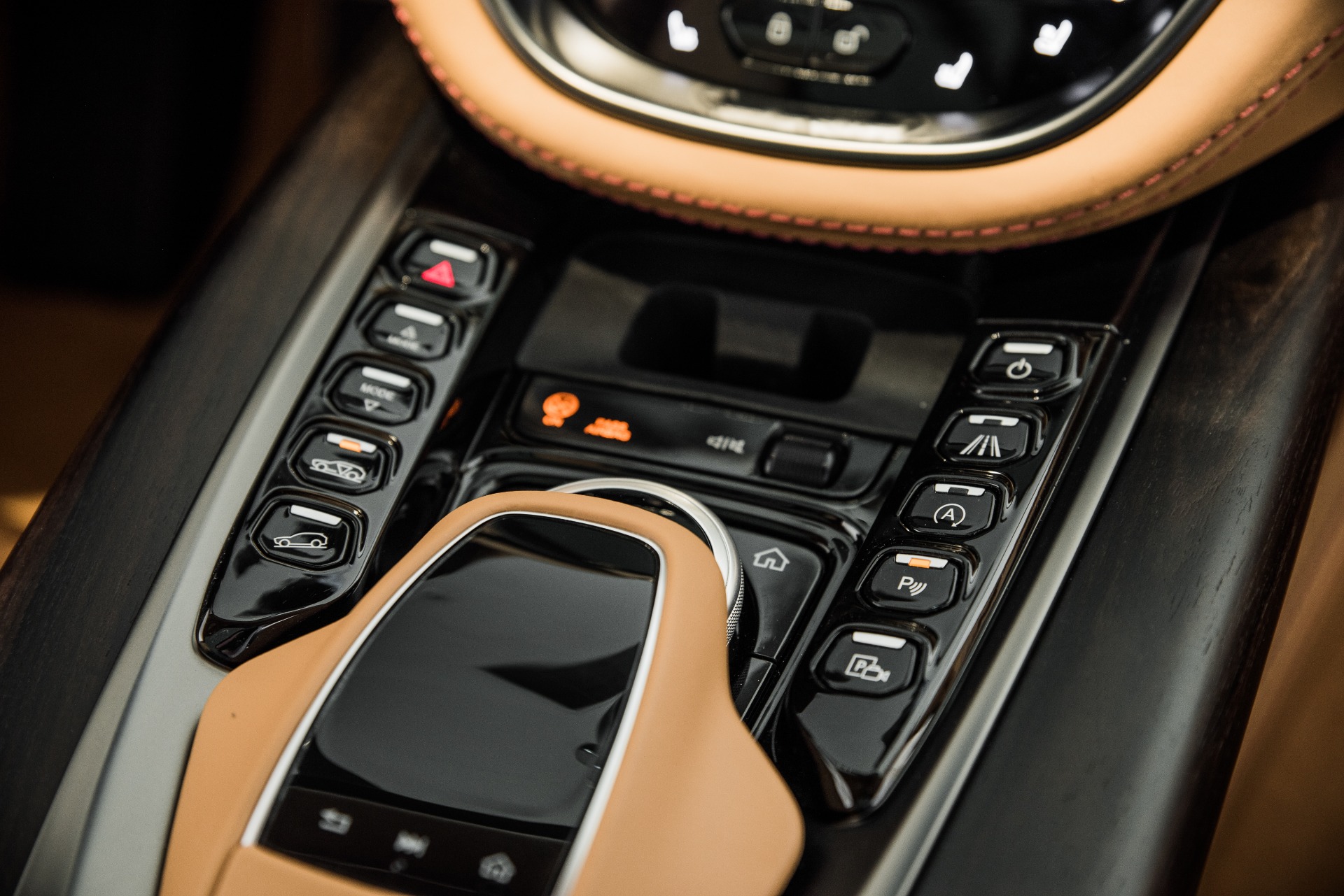 New 2021 Aston Martin DBX | St. Petersburg, FL