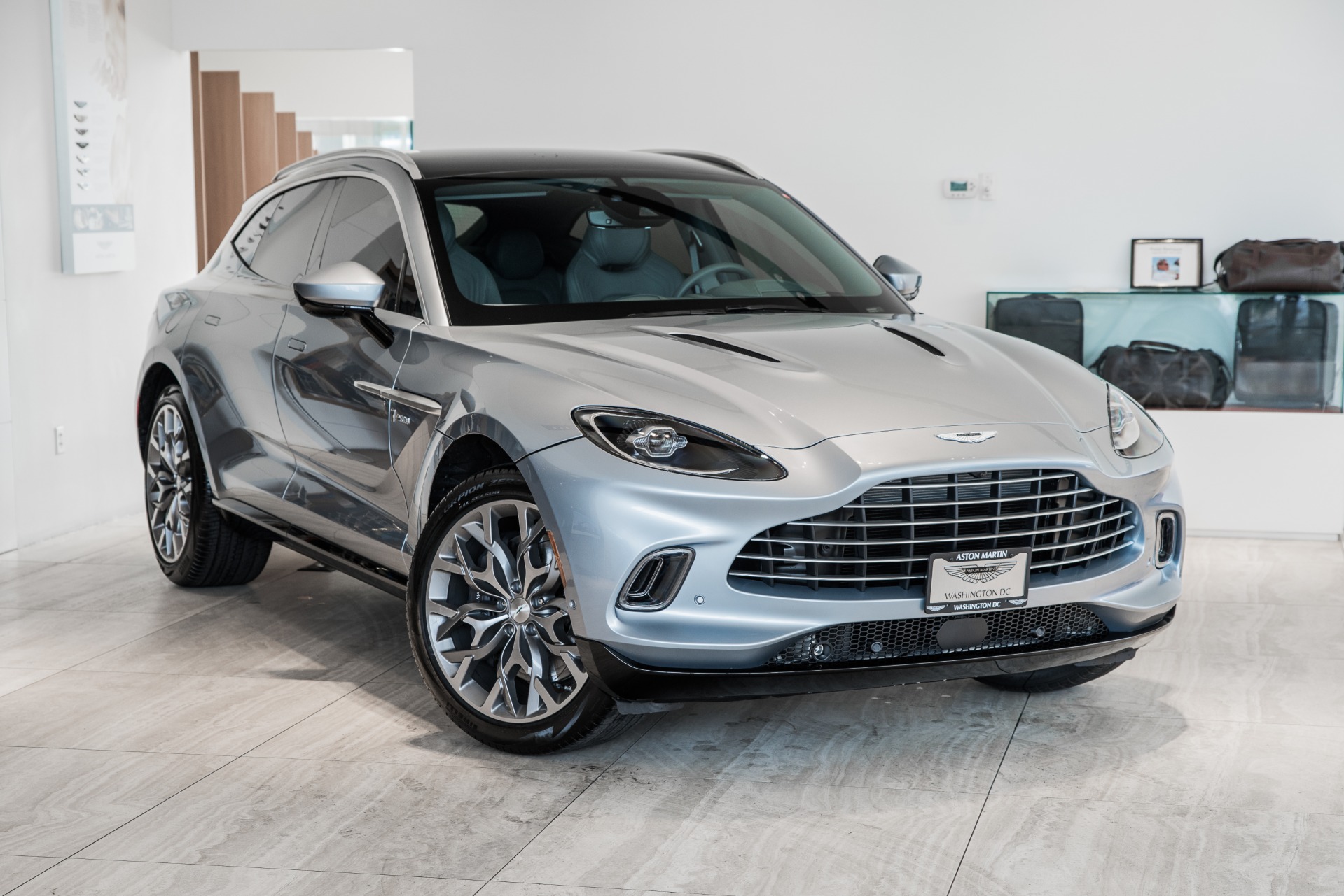 New 2021 Aston Martin DBX | Vienna, VA