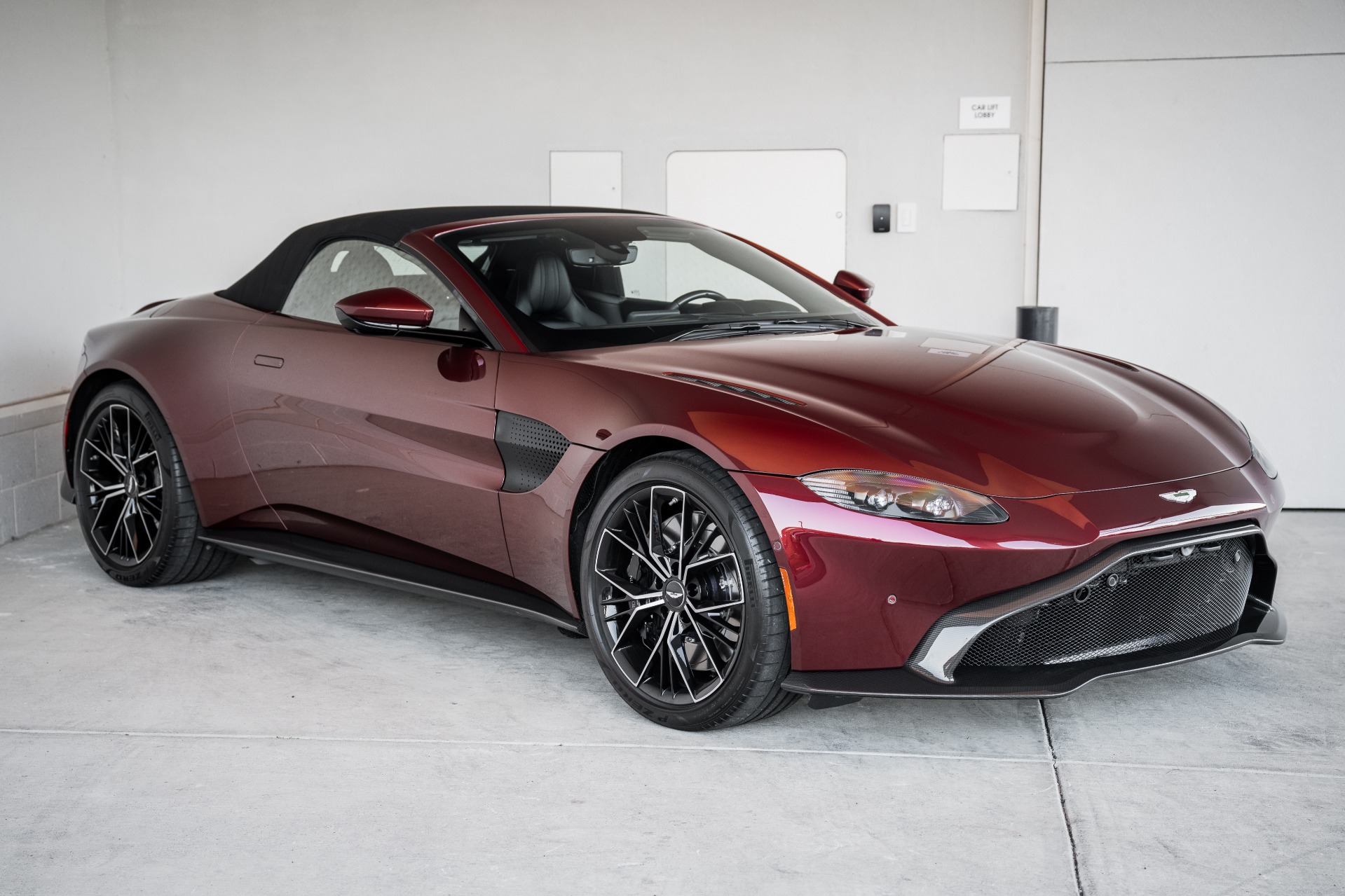 New 2021 Aston Martin Vantage | St. Petersburg, FL