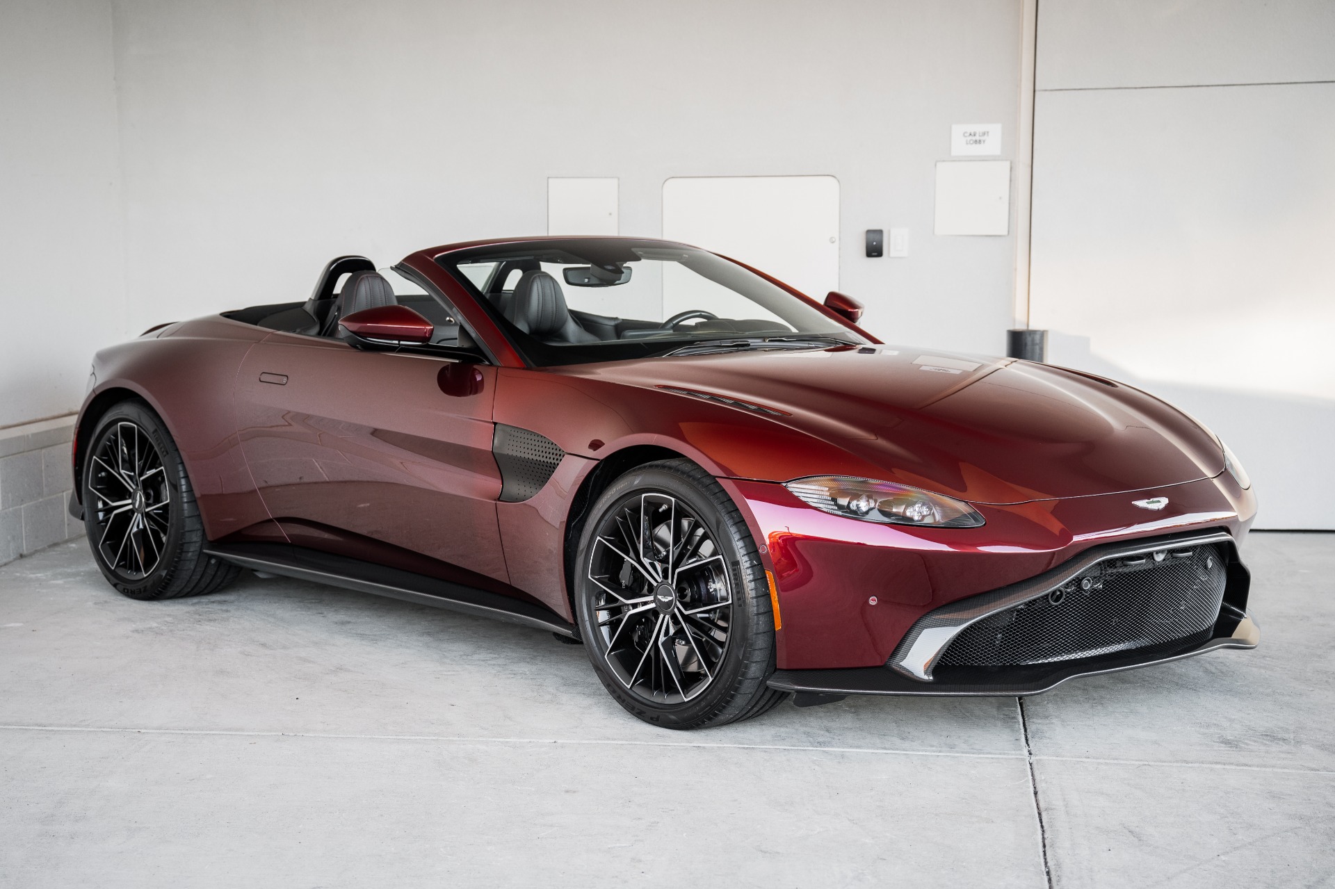 New 2021 Aston Martin Vantage | St. Petersburg, FL