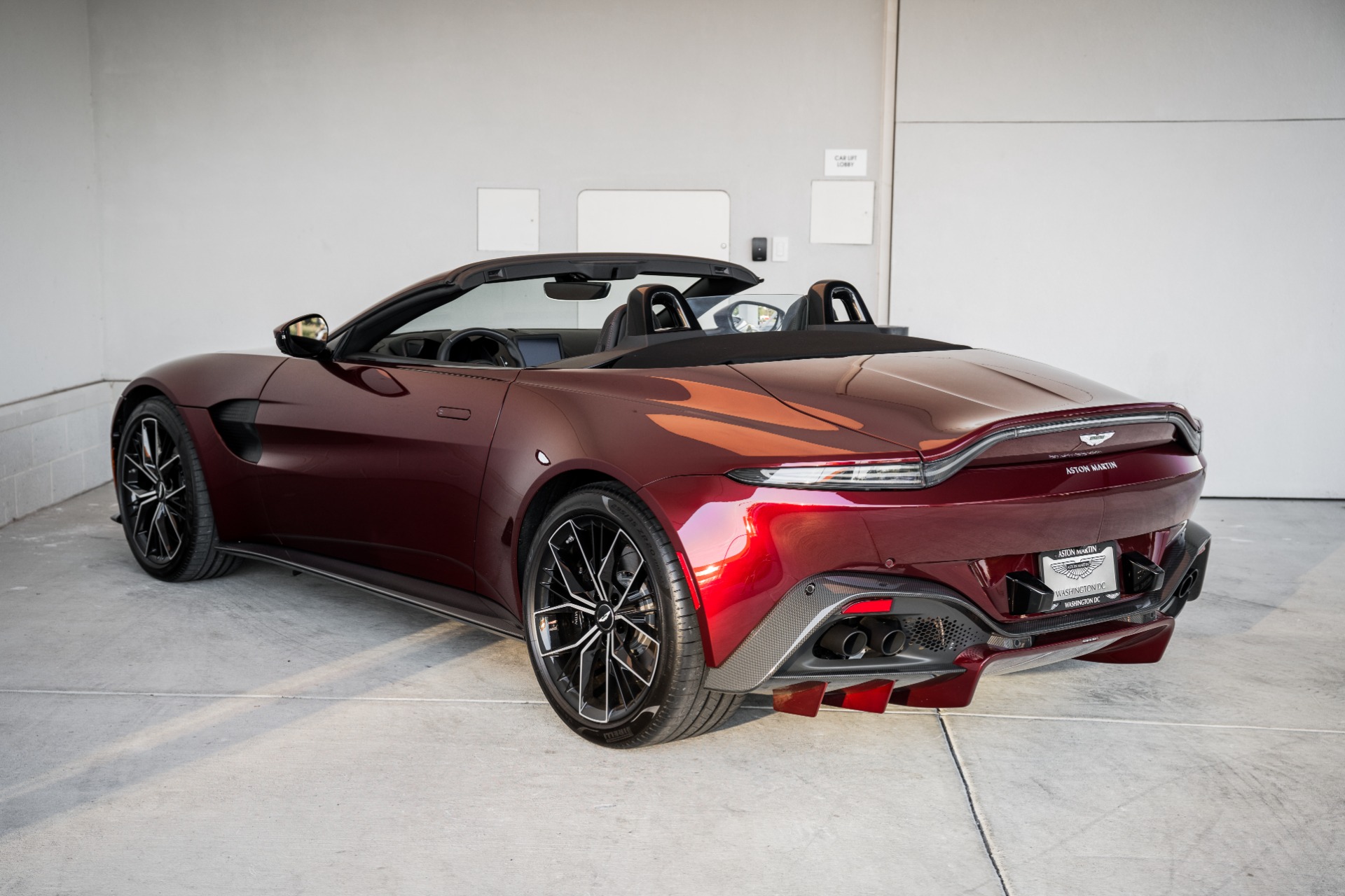 New 2021 Aston Martin Vantage | St. Petersburg, FL