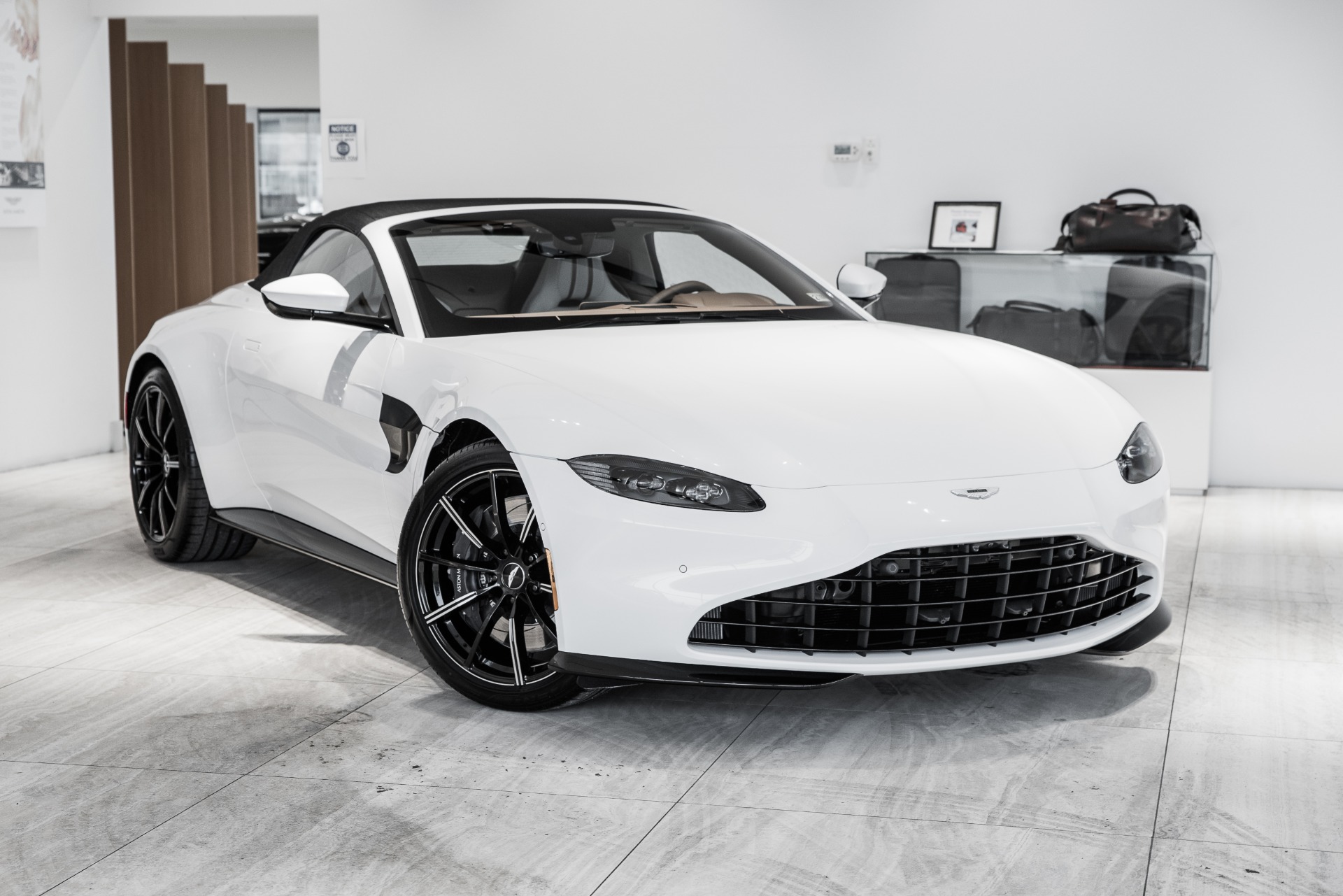 New 2021 Aston Martin Vantage | Vienna, VA