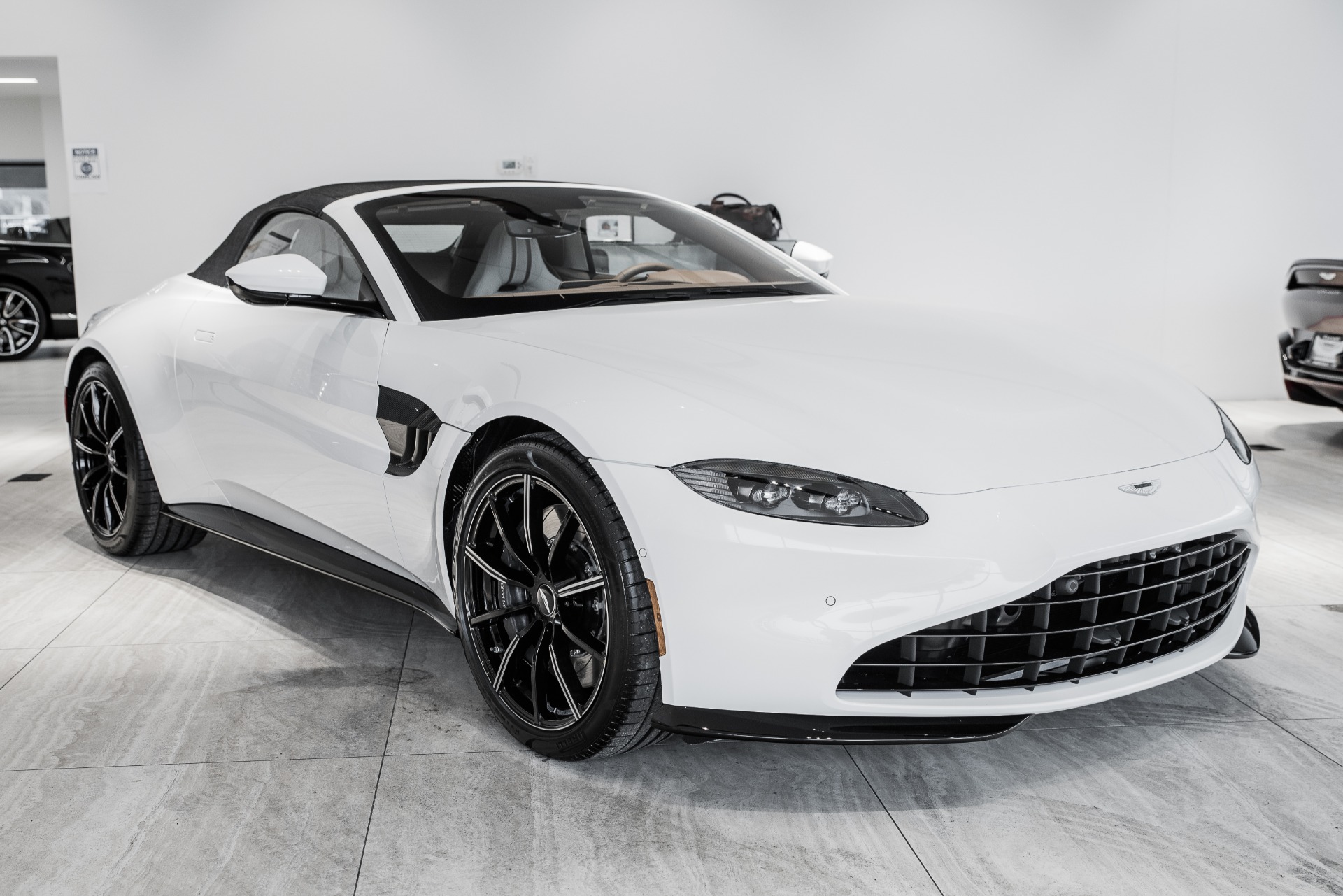 New 2021 Aston Martin Vantage | St. Petersburg, FL