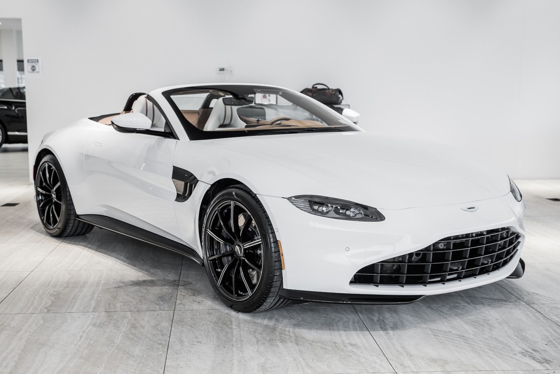 New 2021 Aston Martin Vantage | St. Petersburg, FL
