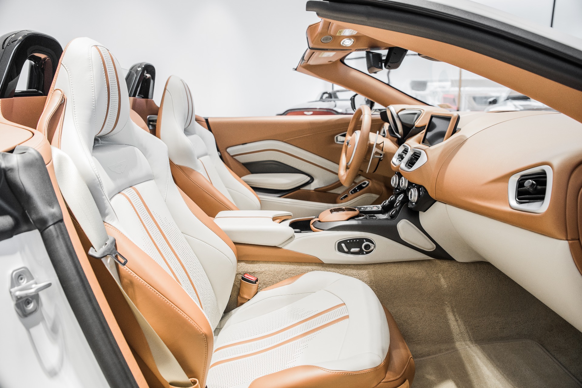 New 2021 Aston Martin Vantage | St. Petersburg, FL