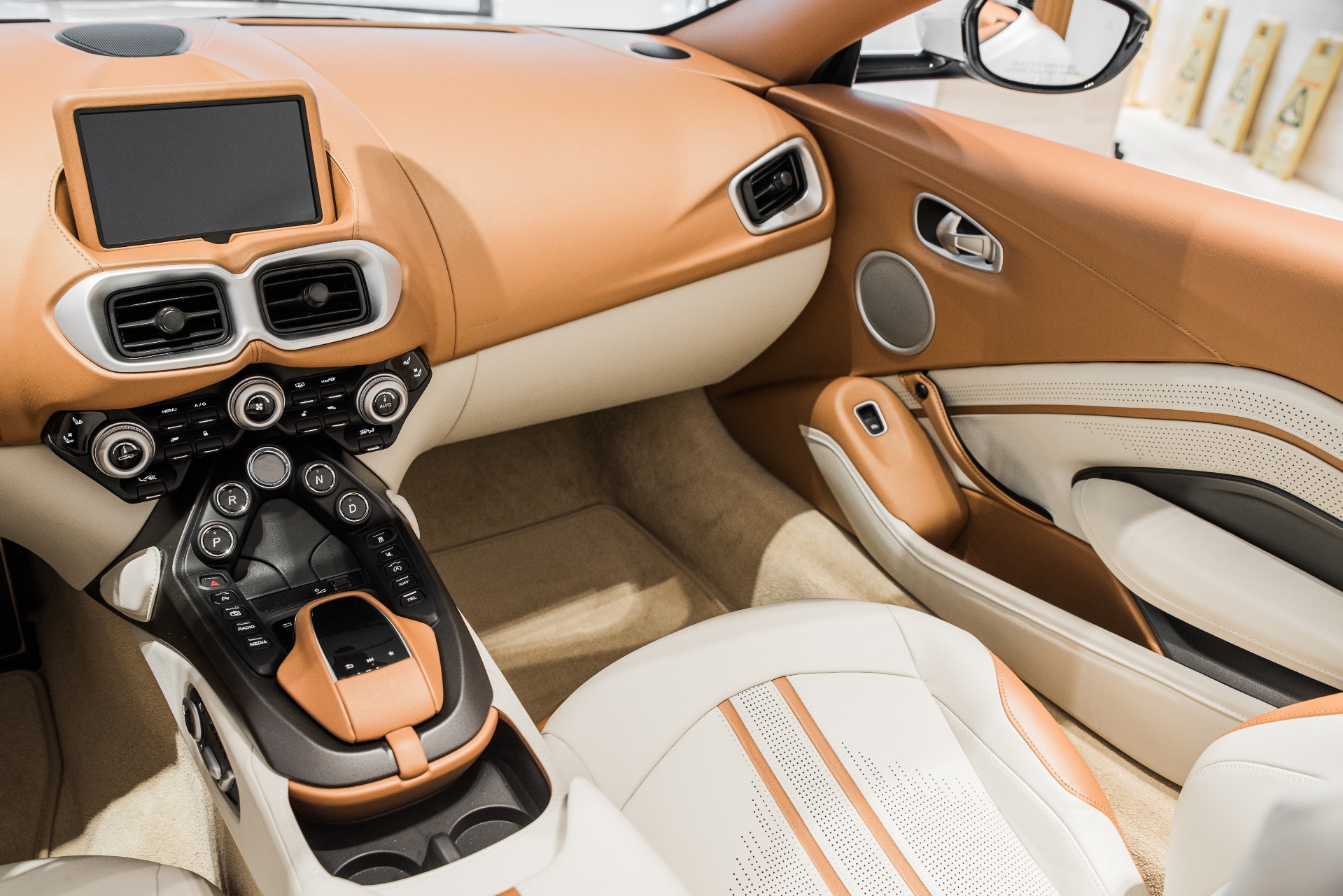 New 2021 Aston Martin Vantage | St. Petersburg, FL