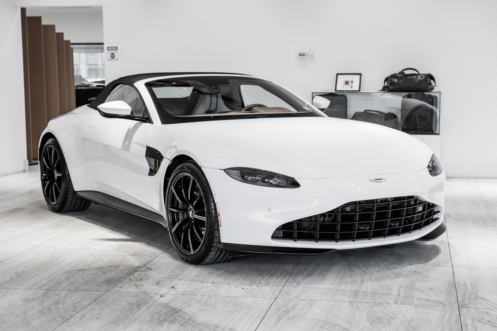 New 2021 Aston Martin Vantage | St. Petersburg, FL