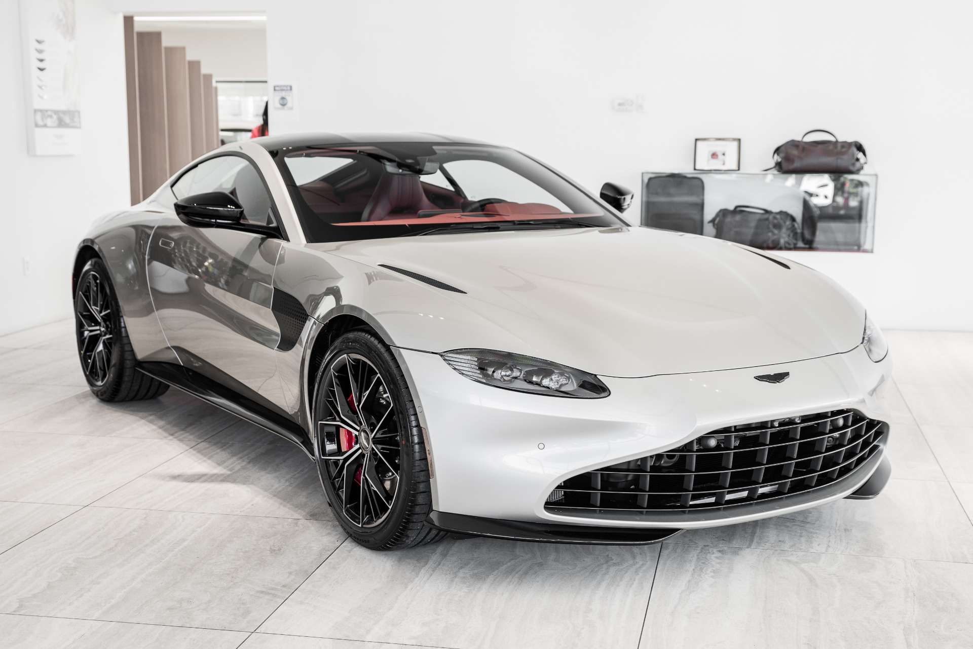 New 2021 Aston Martin Vantage | St. Petersburg, FL