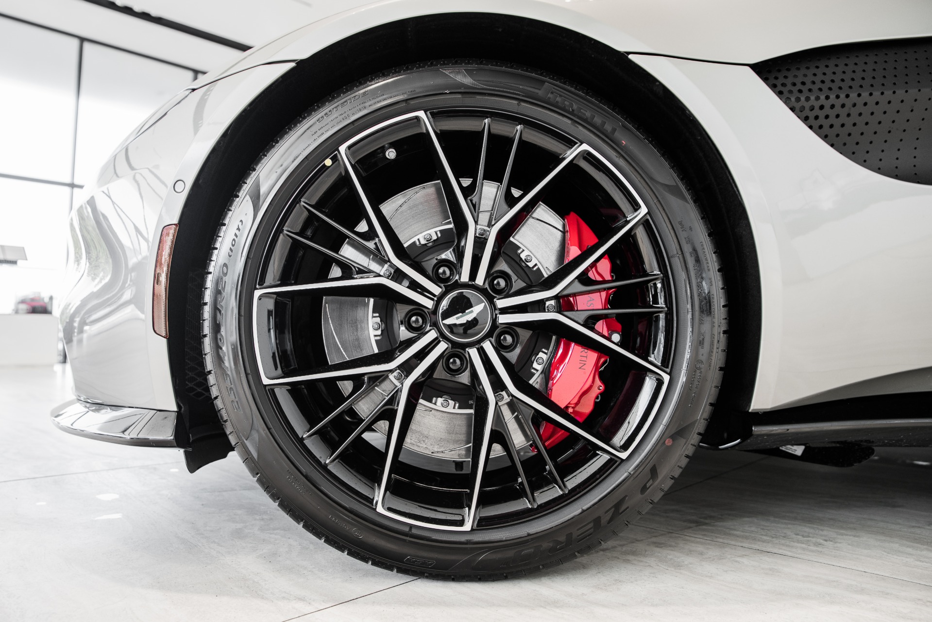 New 2021 Aston Martin Vantage | St. Petersburg, FL