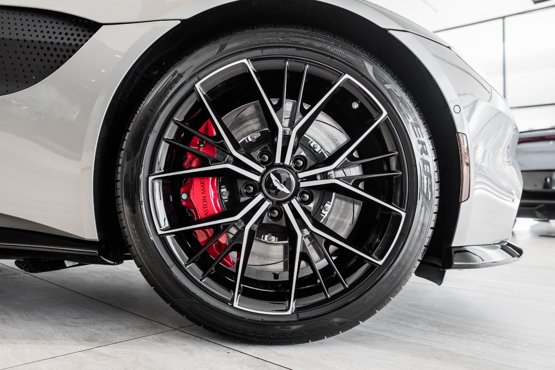 New 2021 Aston Martin Vantage | St. Petersburg, FL