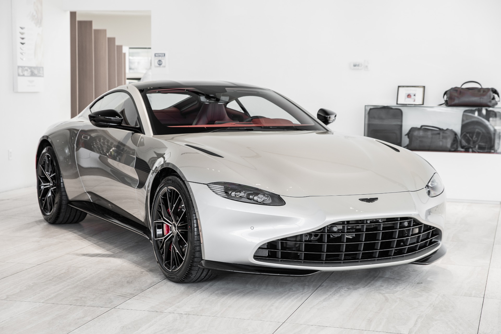 New 2021 Aston Martin Vantage | St. Petersburg, FL