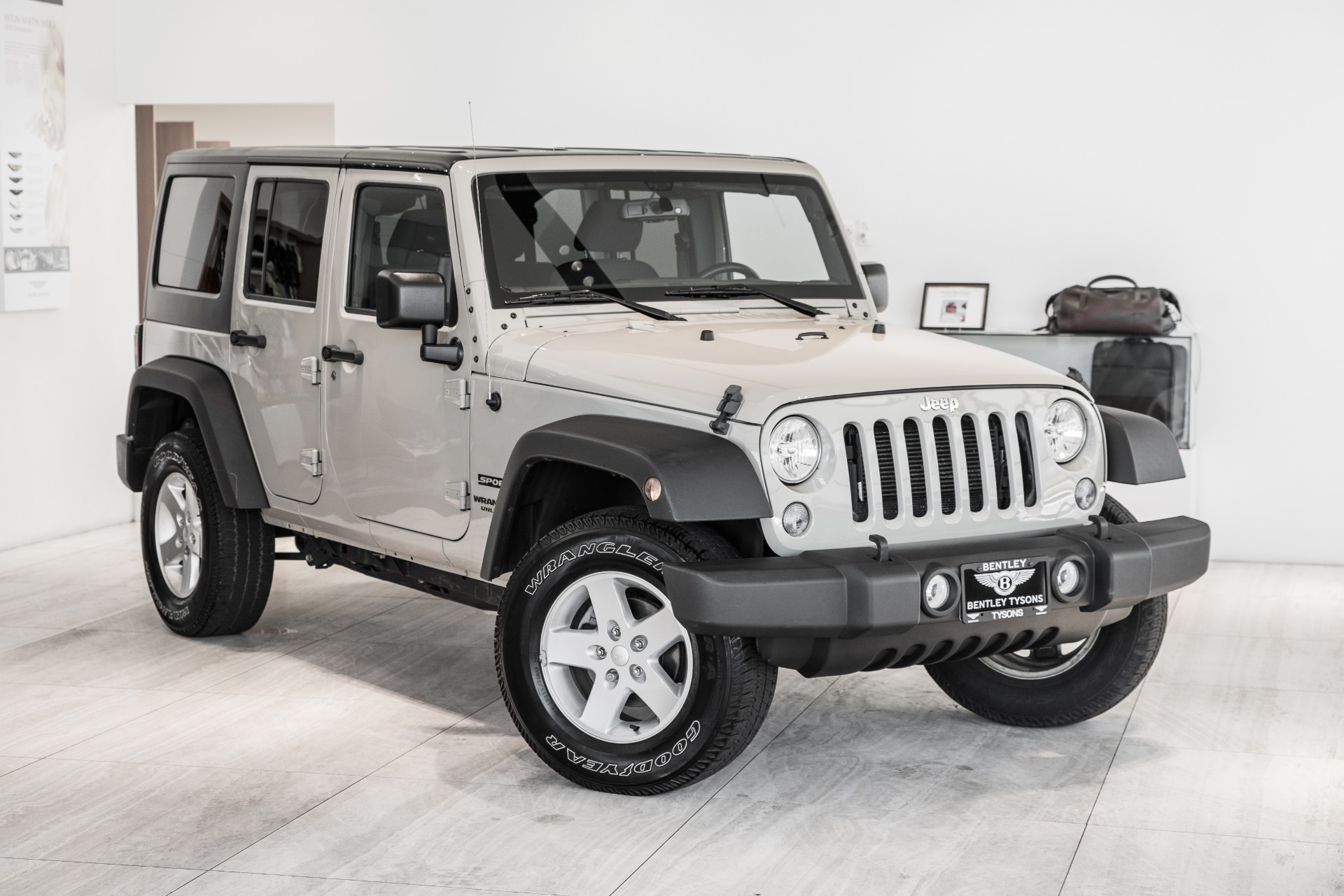 Used 2017 Jeep Wrangler Unlimited | Vienna, VA