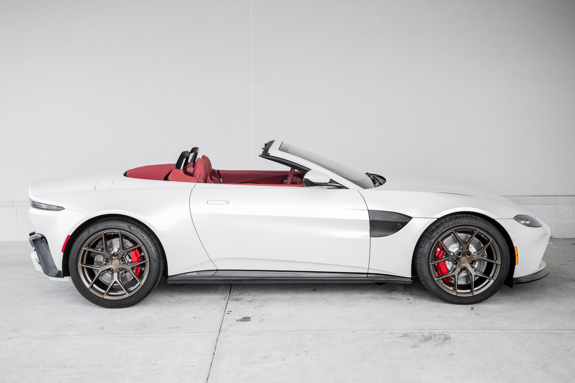 New 2021 Aston Martin Vantage | St. Petersburg, FL