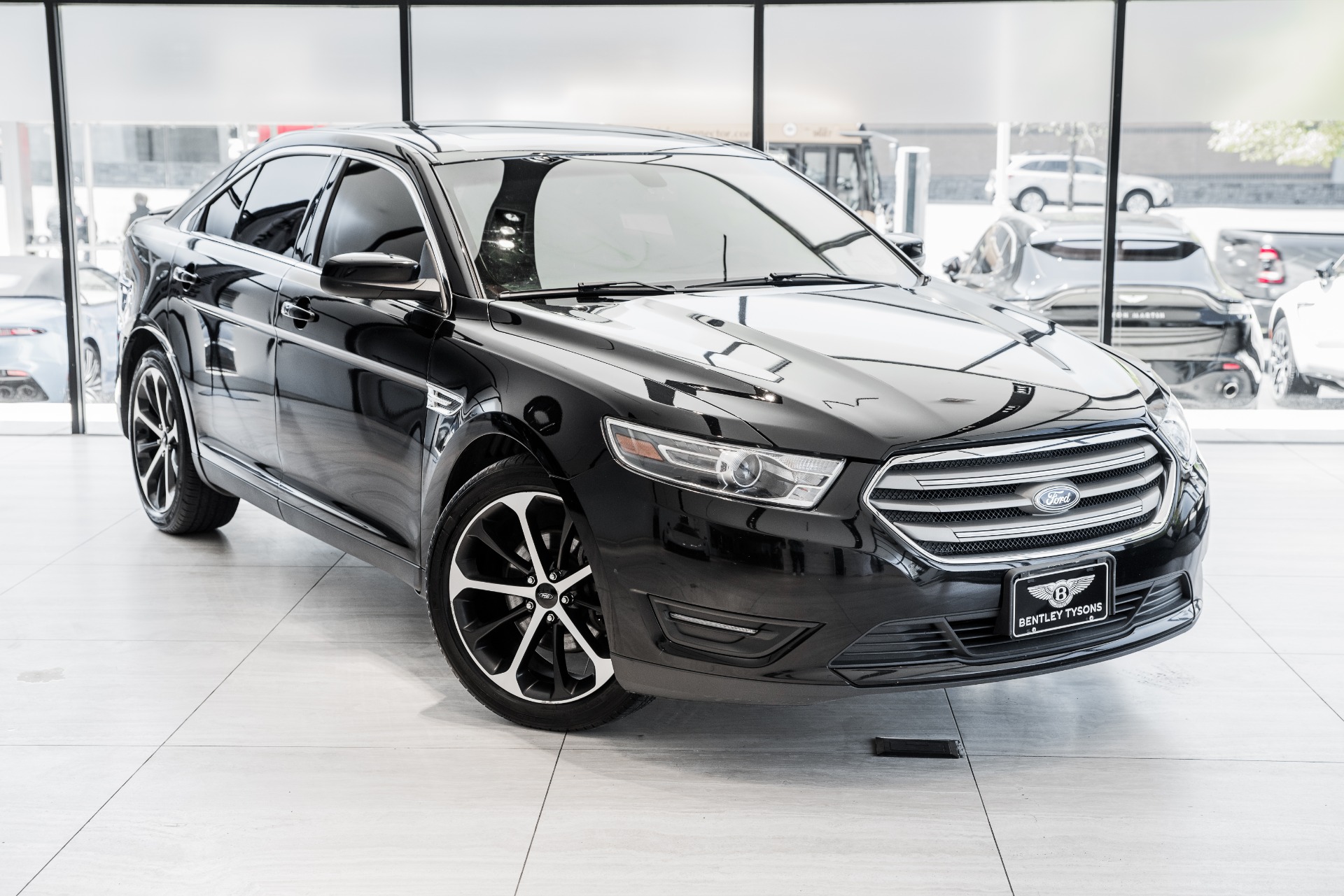 Used 2016 Ford Taurus SEL | Vienna, VA