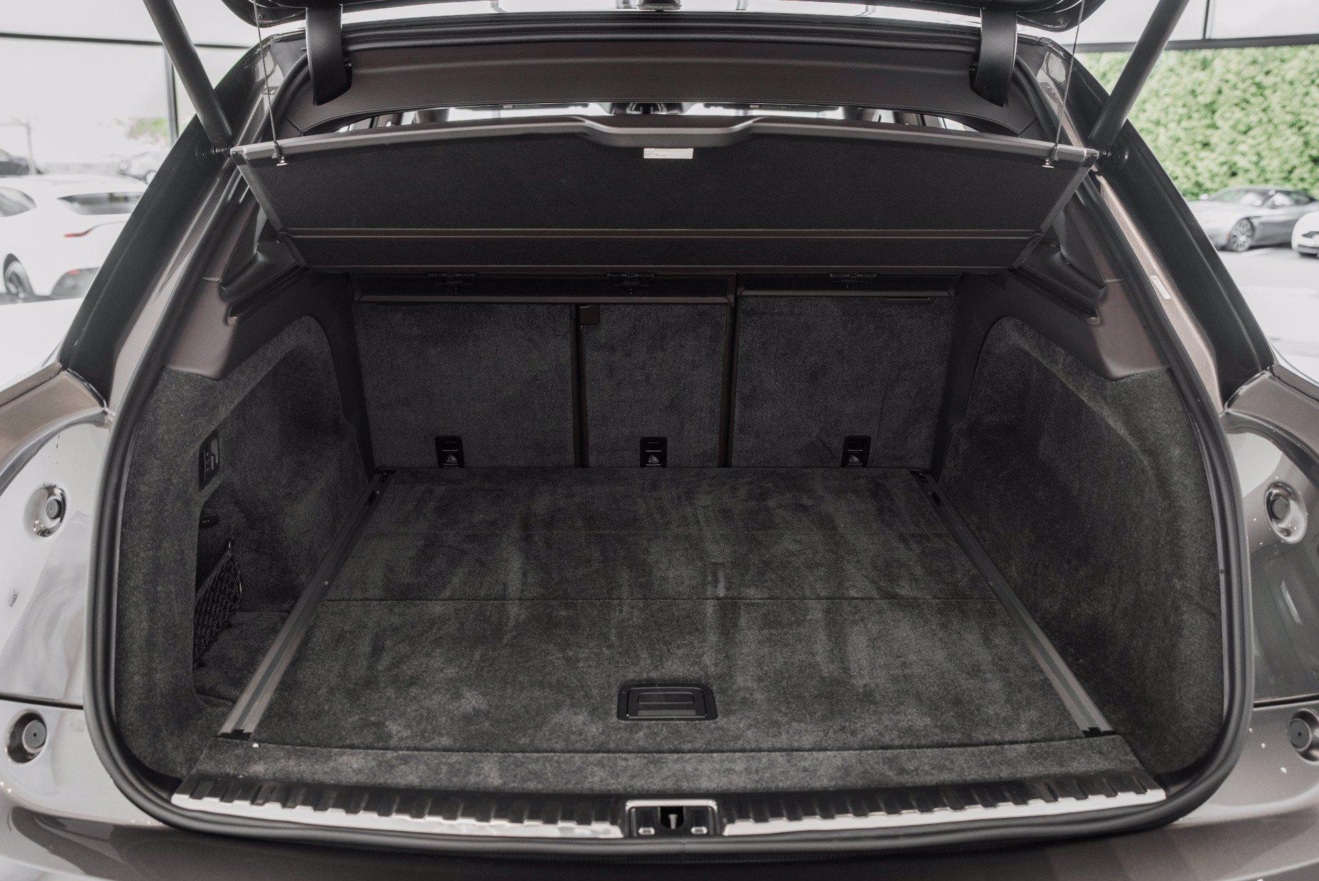 New 2021 Bentley Bentayga V8 | St. Petersburg, FL
