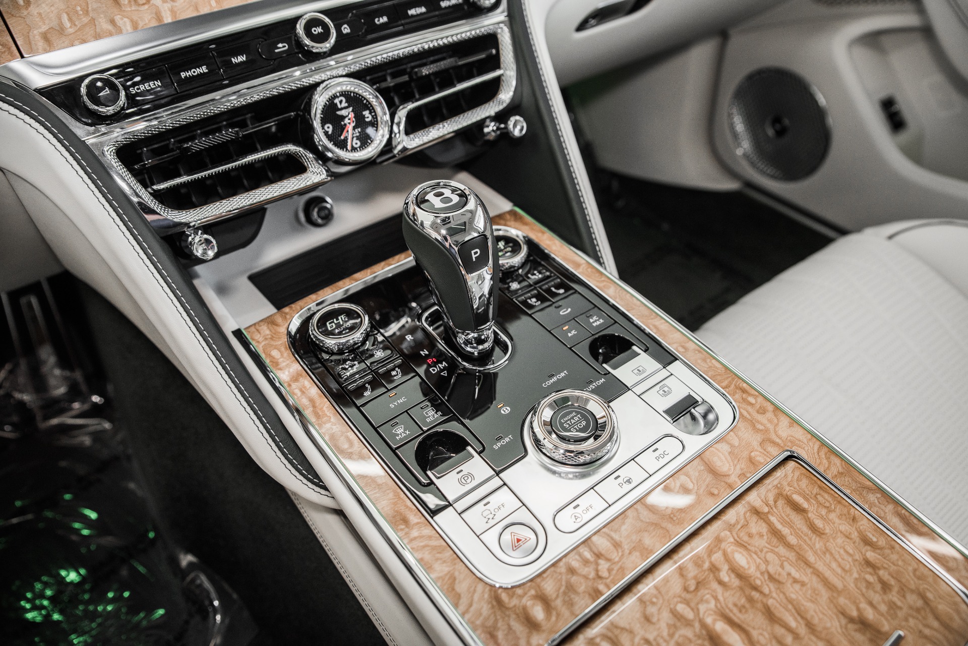 New 2021 Bentley Flying Spur V8 | St. Petersburg, FL