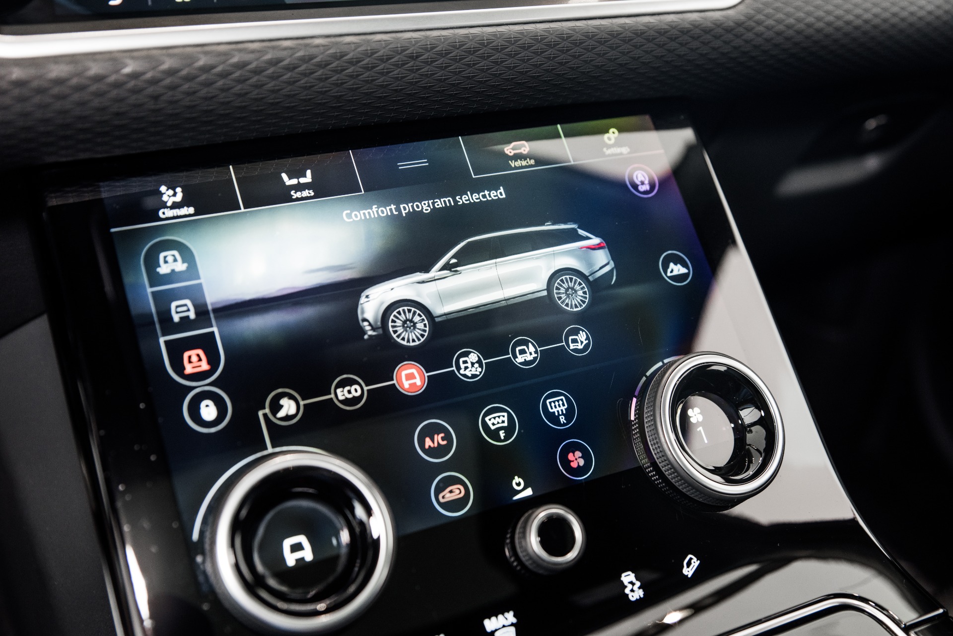 Used 2018 Land Rover Range Rover Velar P380 R-Dynamic SE | St. Petersburg, FL