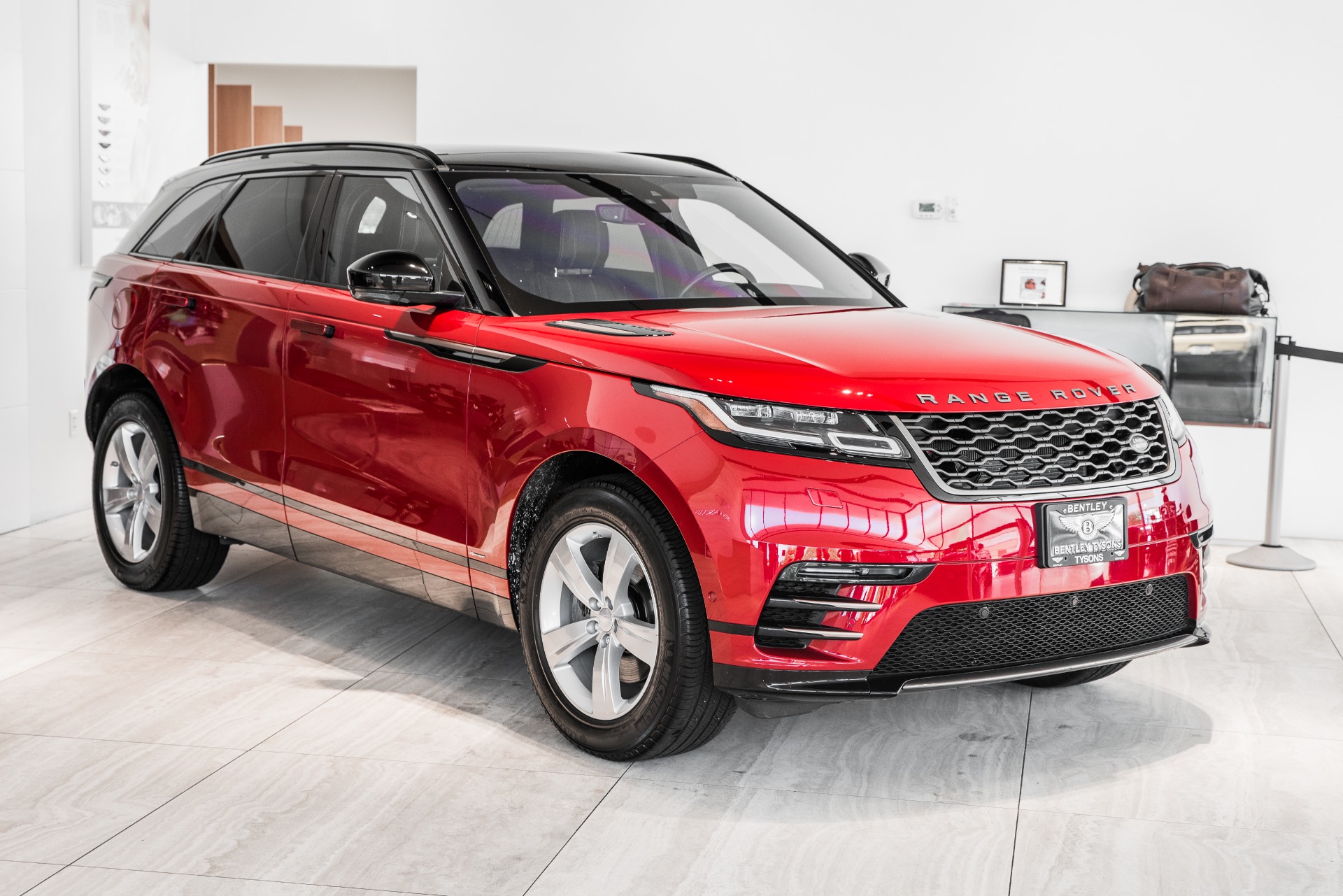Used 2018 Land Rover Range Rover Velar P380 R-Dynamic SE | St. Petersburg, FL