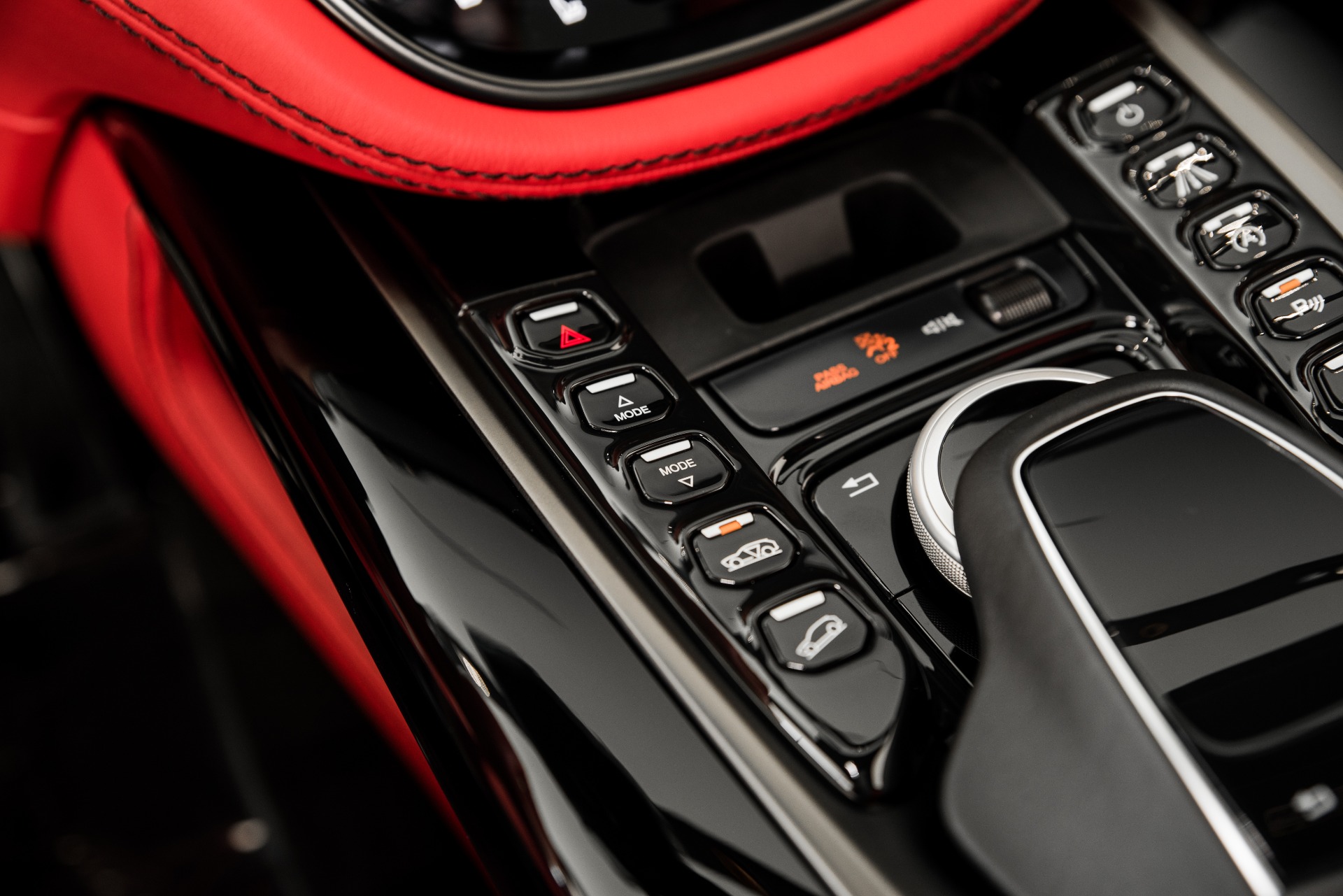 New 2021 Aston Martin DBX | St. Petersburg, FL