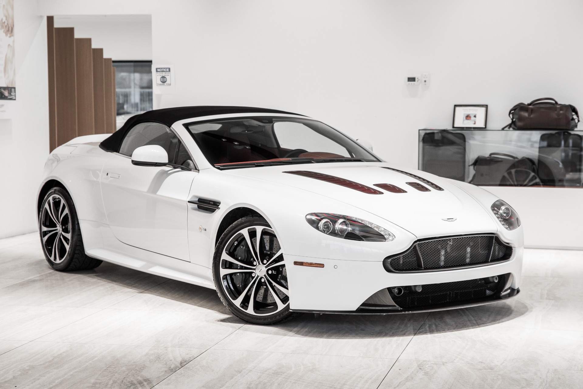 Used 2017 Aston Martin V12 Vantage S Roadster | Vienna, VA