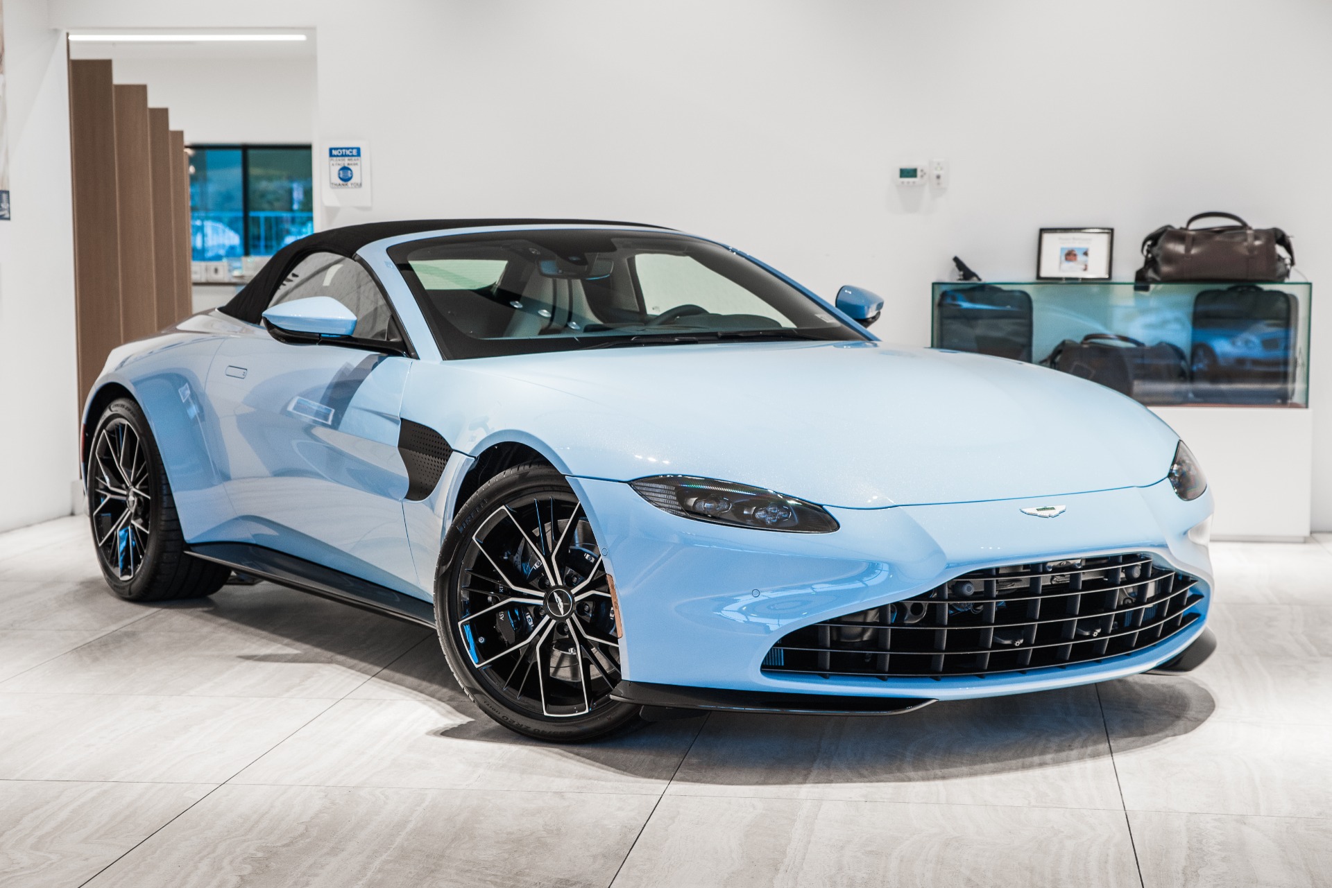 New 2021 Aston Martin Vantage | St. Petersburg, FL